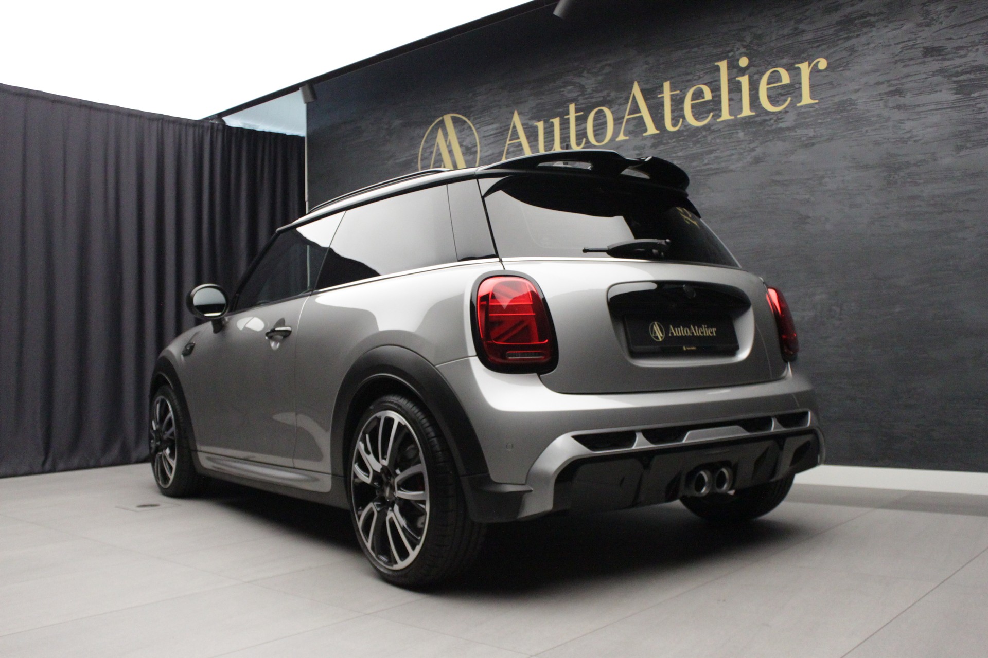 MINI Cooper John Cooper Works Steptronic-image-10