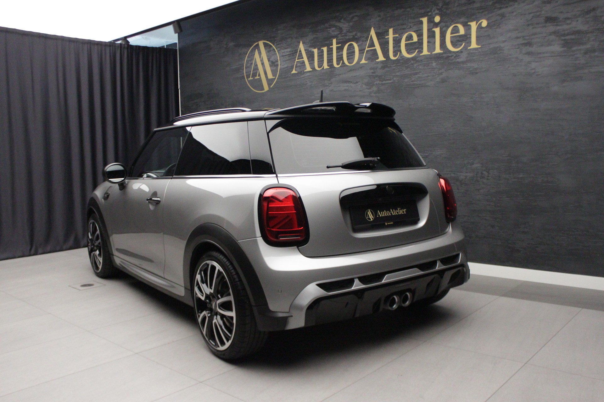MINI Cooper John Cooper Works Steptronic-image-11