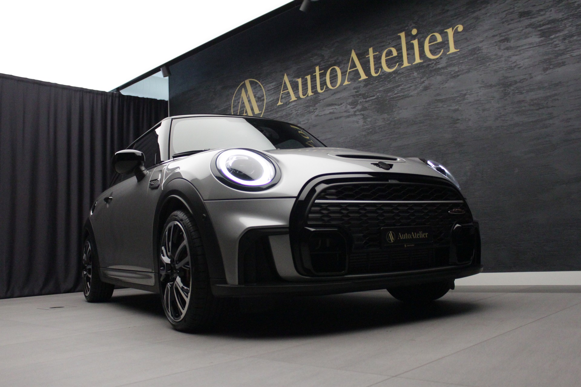 MINI Cooper John Cooper Works Steptronic-image-3