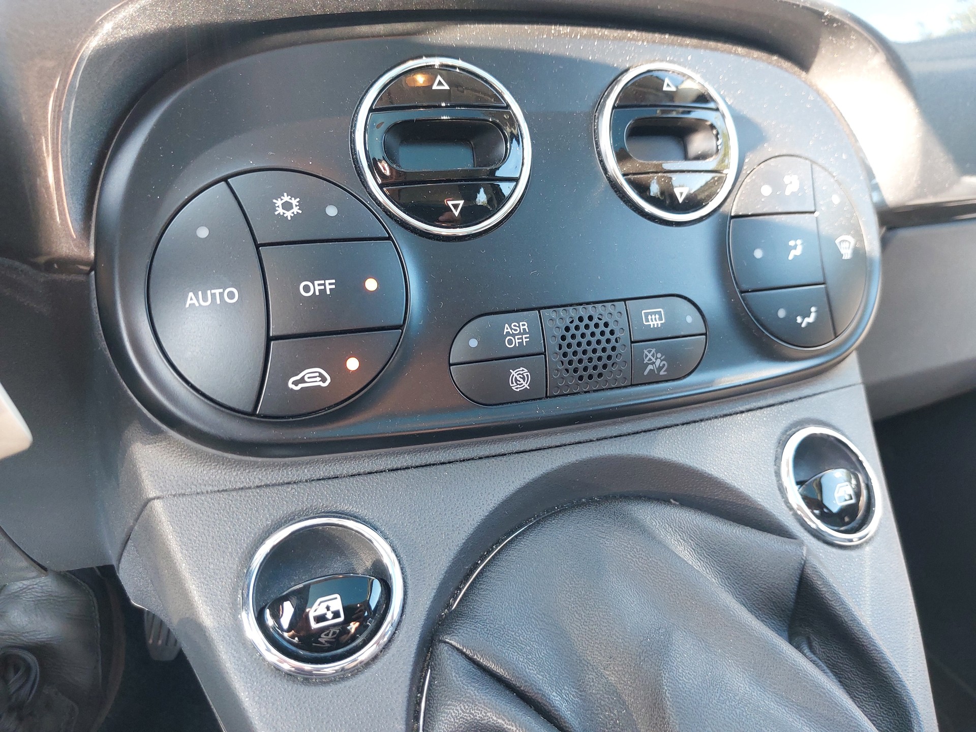 FIAT 500 0.9 Twinair Turbo Lounge-image-11