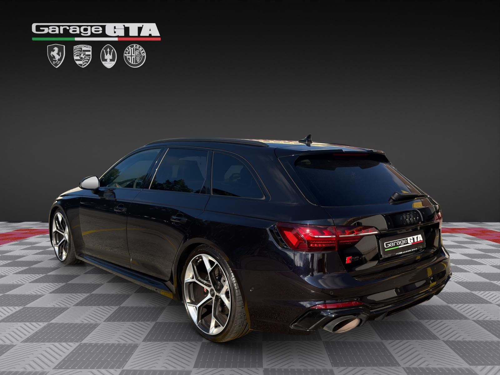 AUDI RS4 Avant Performante-image-2