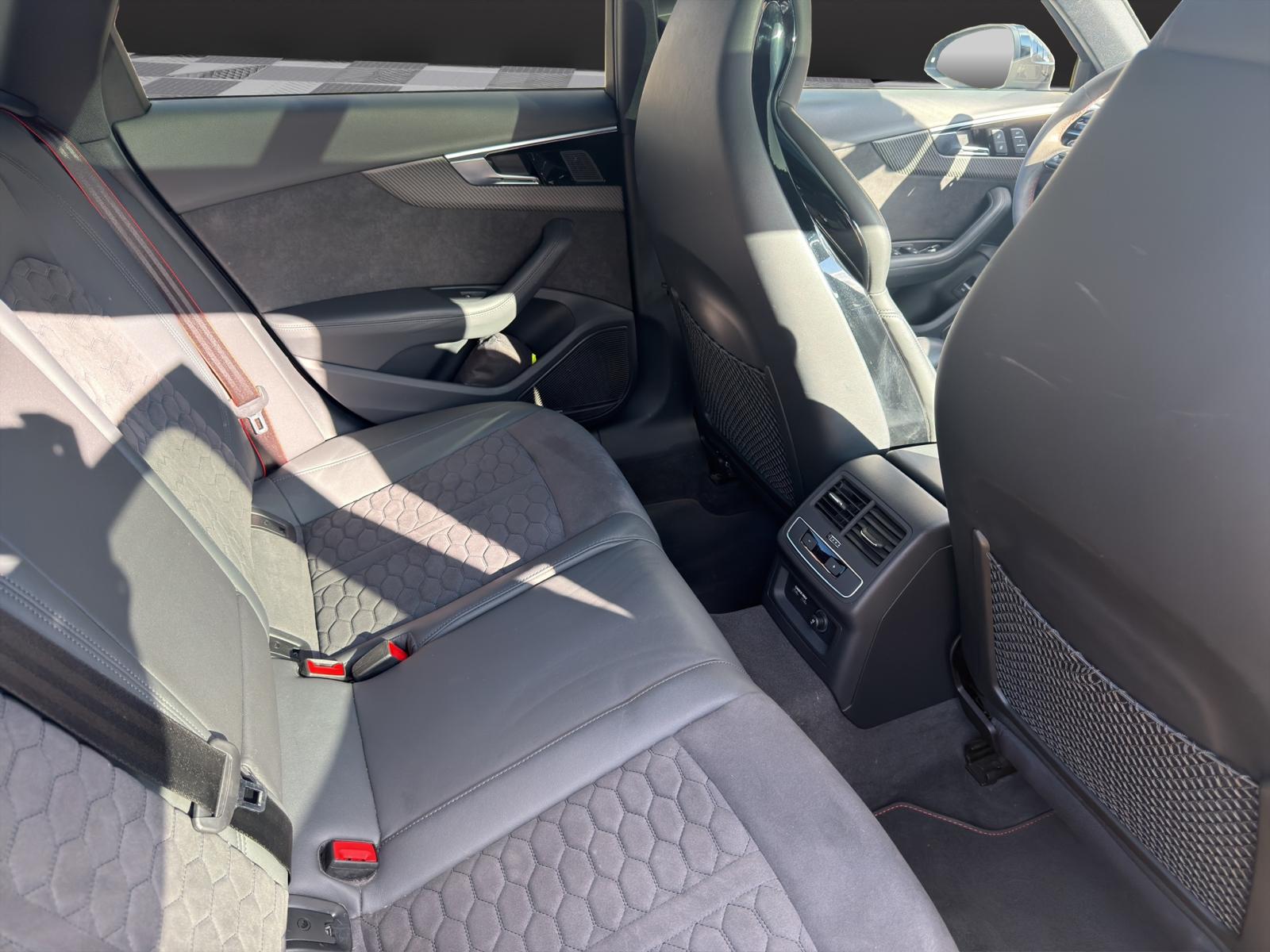 AUDI RS4 Avant Performante-image-14