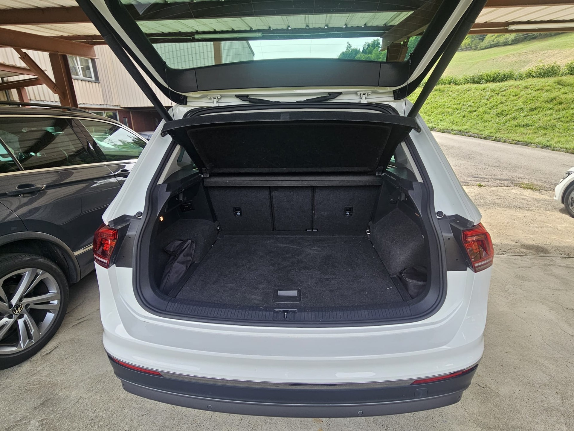 VW Tiguan 2.0 TDI SCR Highline 4Motion DSG-image-5