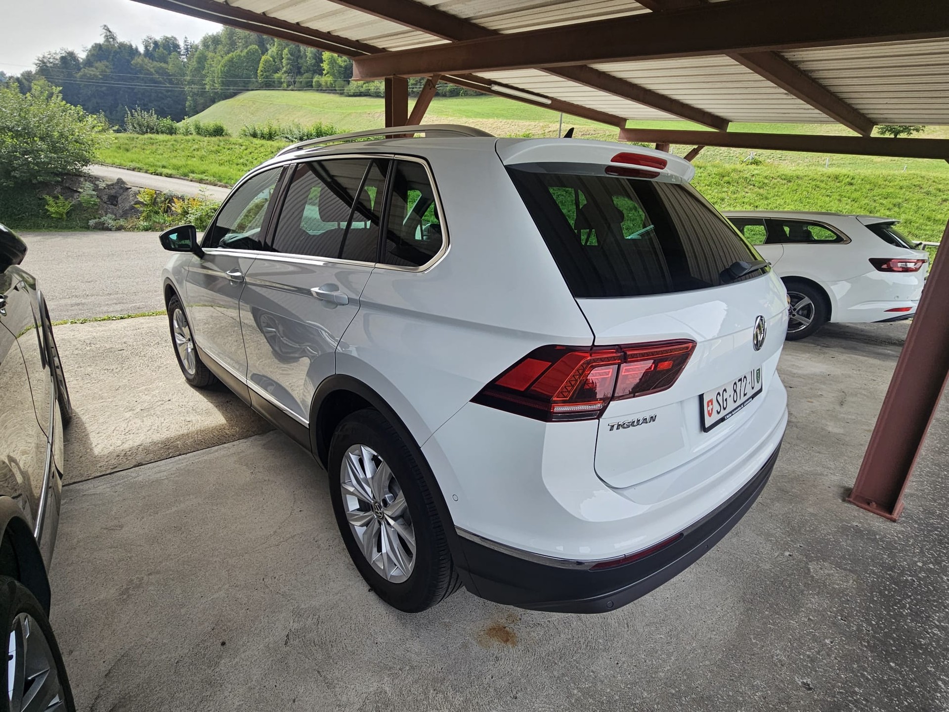 VW Tiguan 2.0 TDI SCR Highline 4Motion DSG-image-3