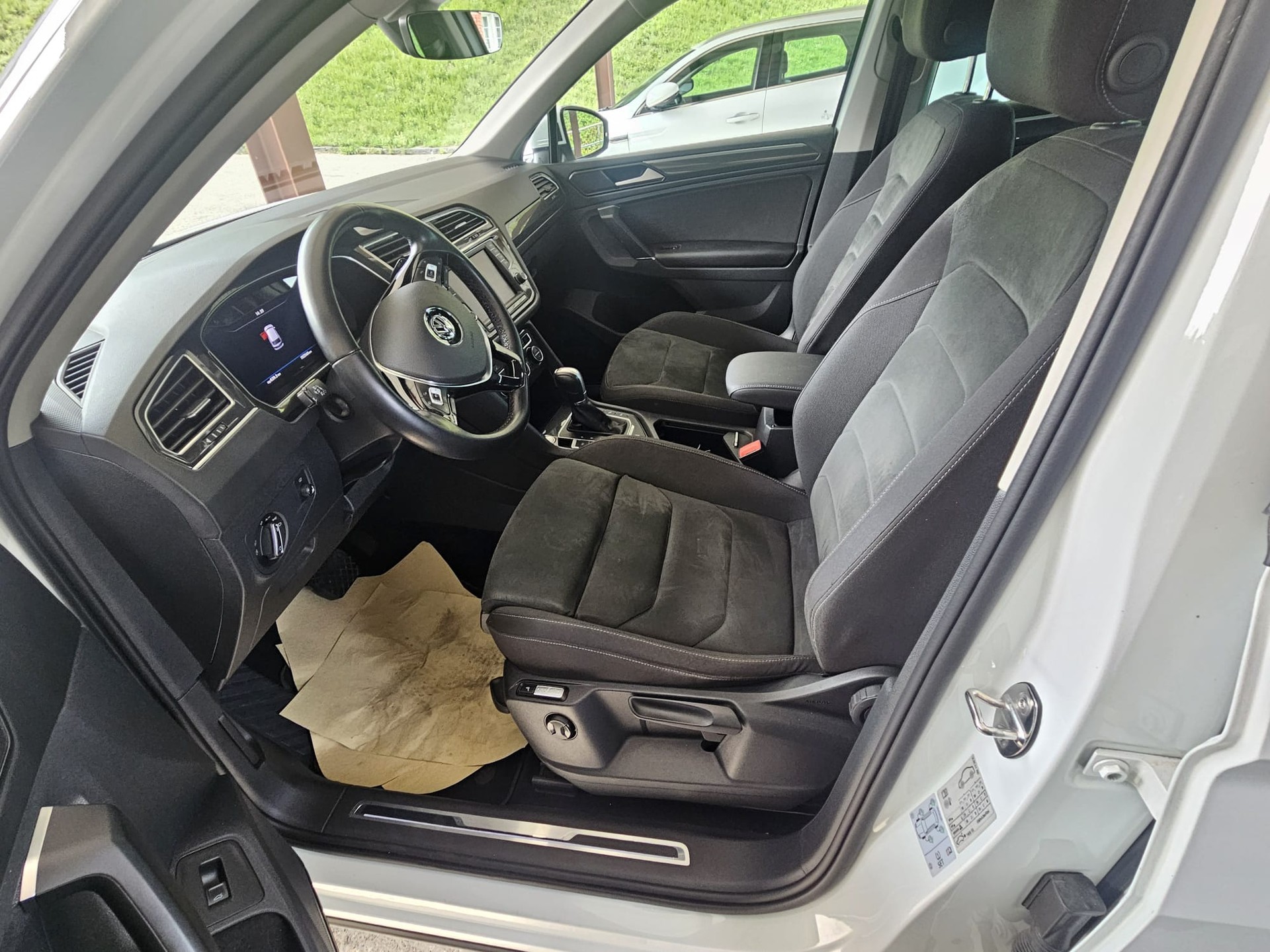 VW Tiguan 2.0 TDI SCR Highline 4Motion DSG-image-6