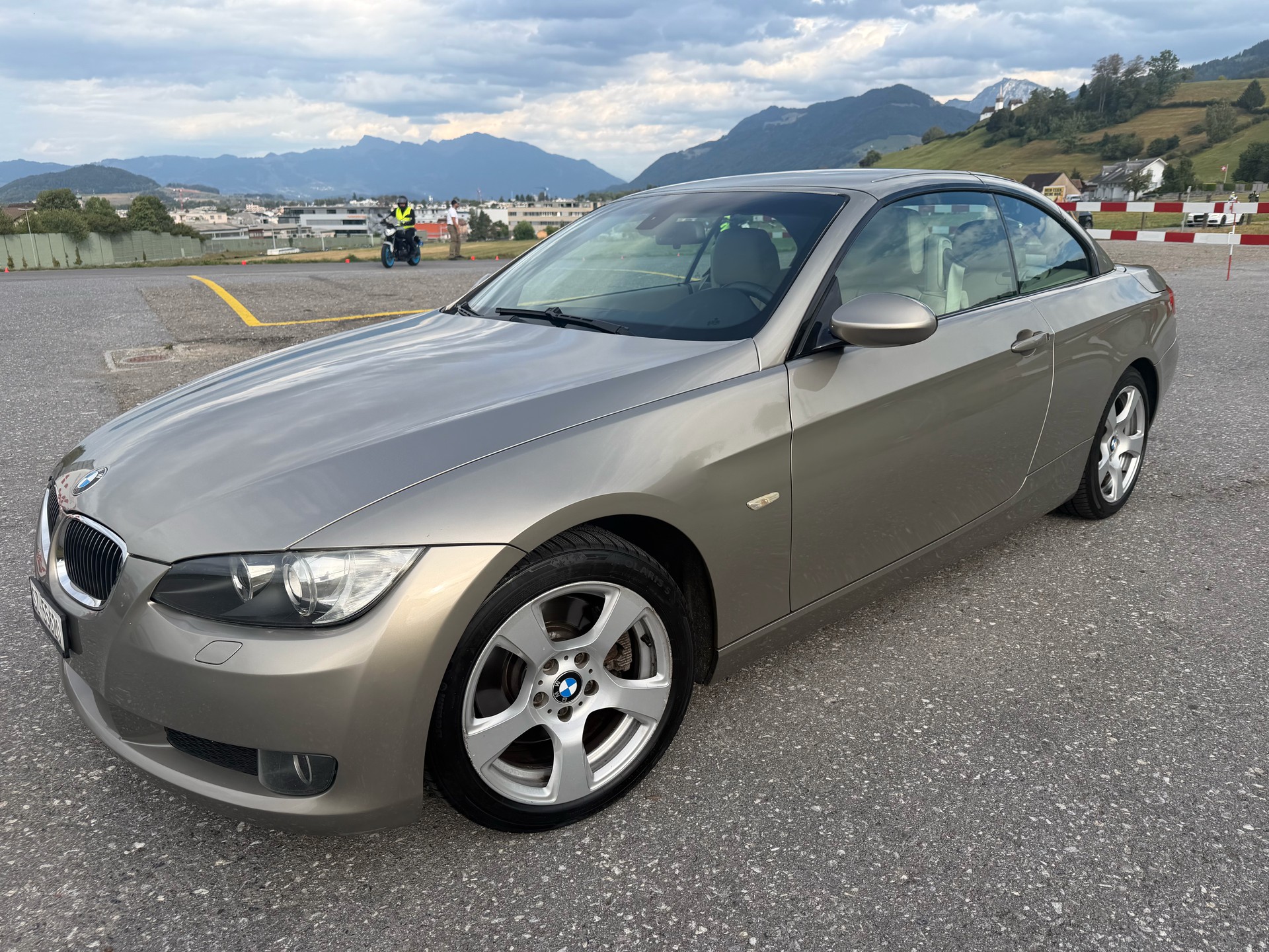 BMW 325i Cabriolet - Steptronic-image-0