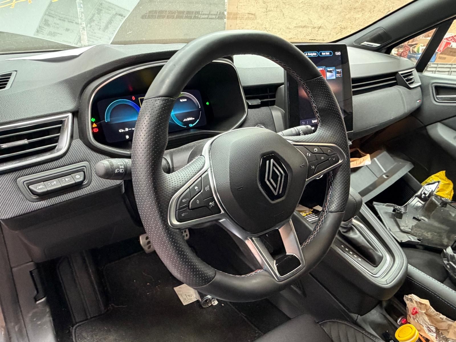 RENAULT Clio 1.6 E-Tech Esprit Alpine-image-11