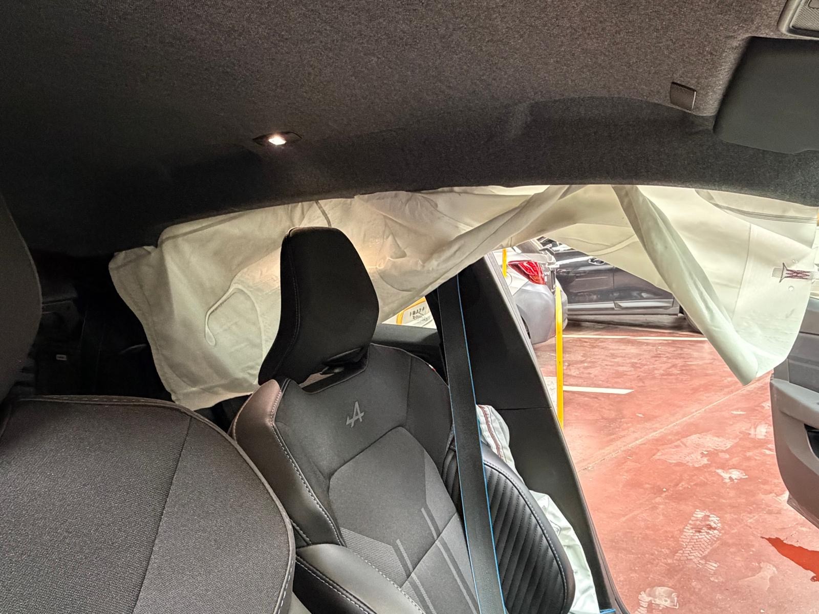 RENAULT Clio 1.6 E-Tech Esprit Alpine-image-16