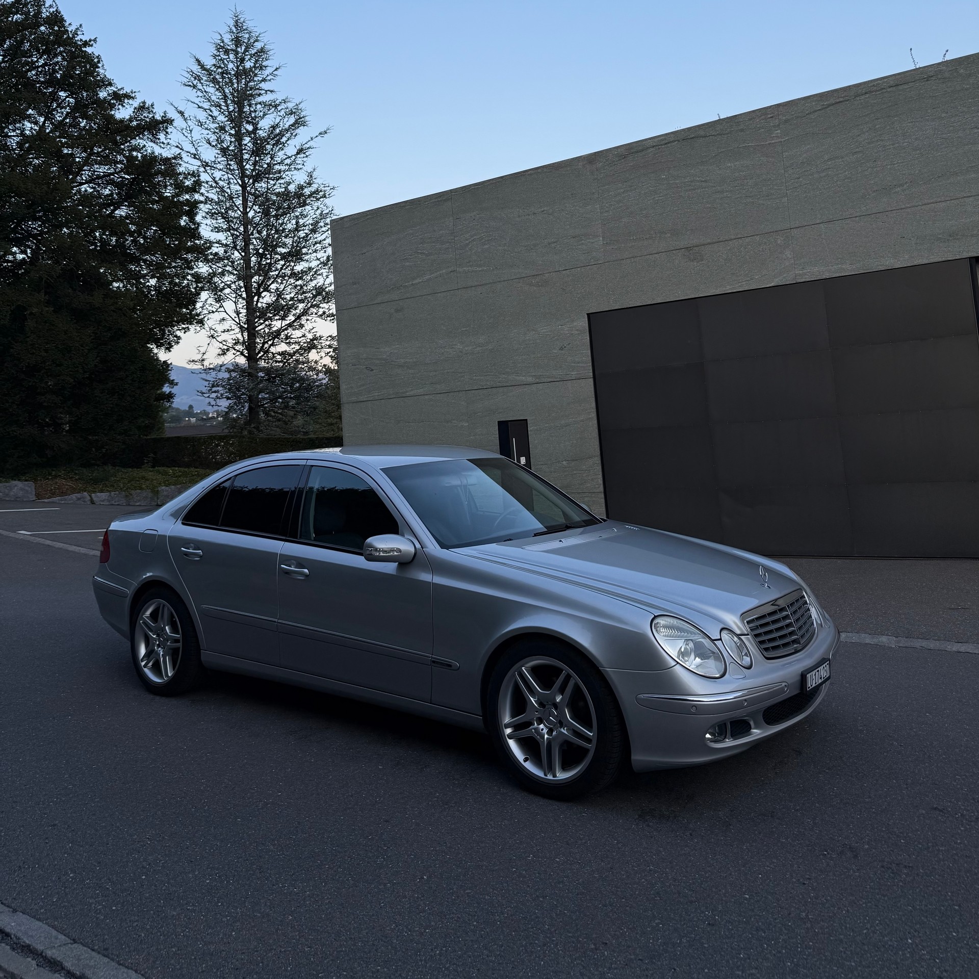 MERCEDES-BENZ E 320 CDI-image-0