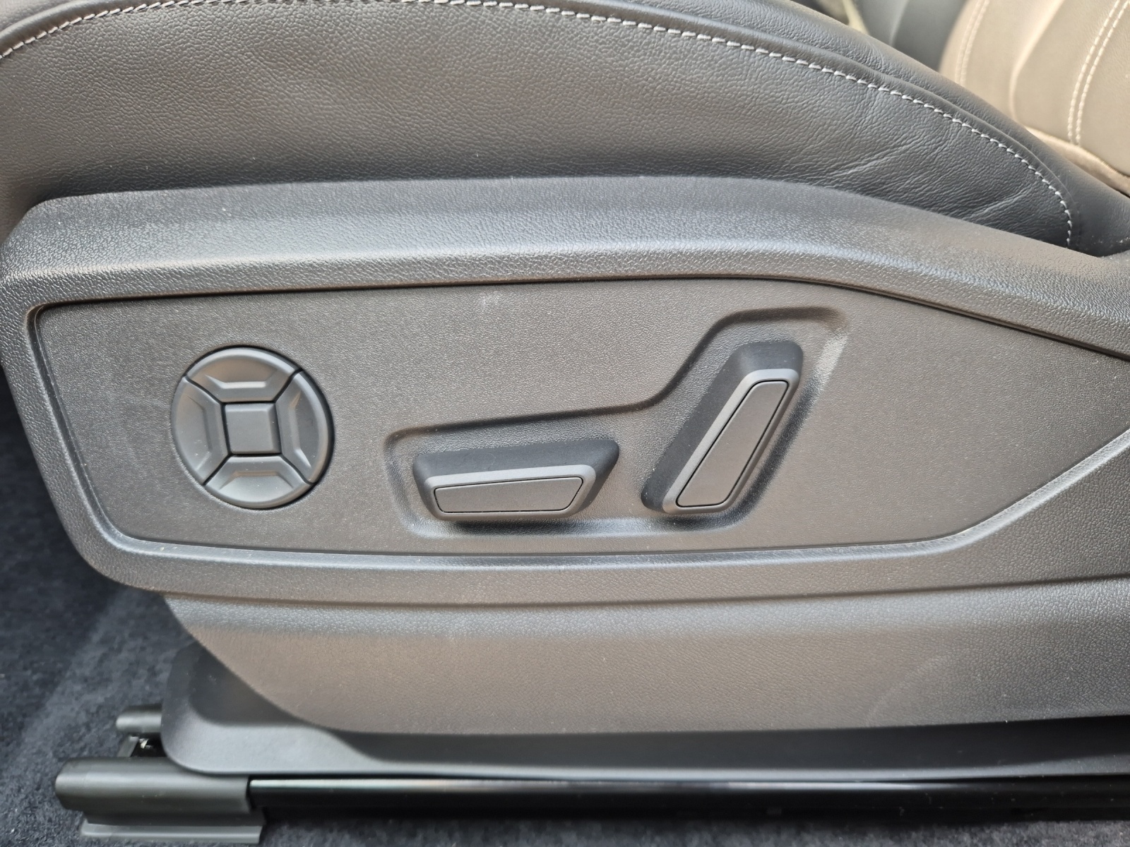 AUDI Q5 TDI quattro 150 kW S-tronic-image-11