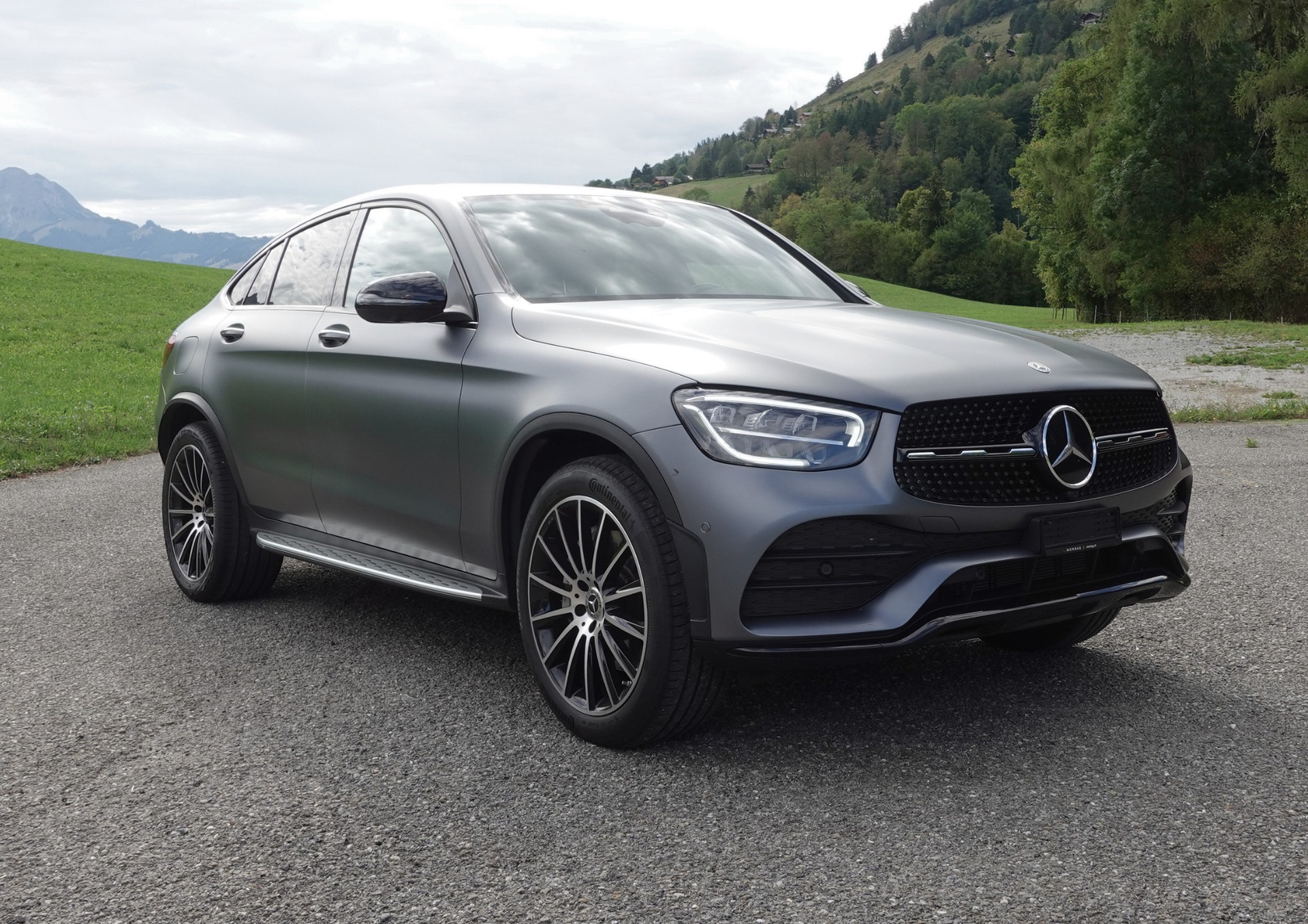MERCEDES-BENZ GLC 200 AMG Line 4m-image-2