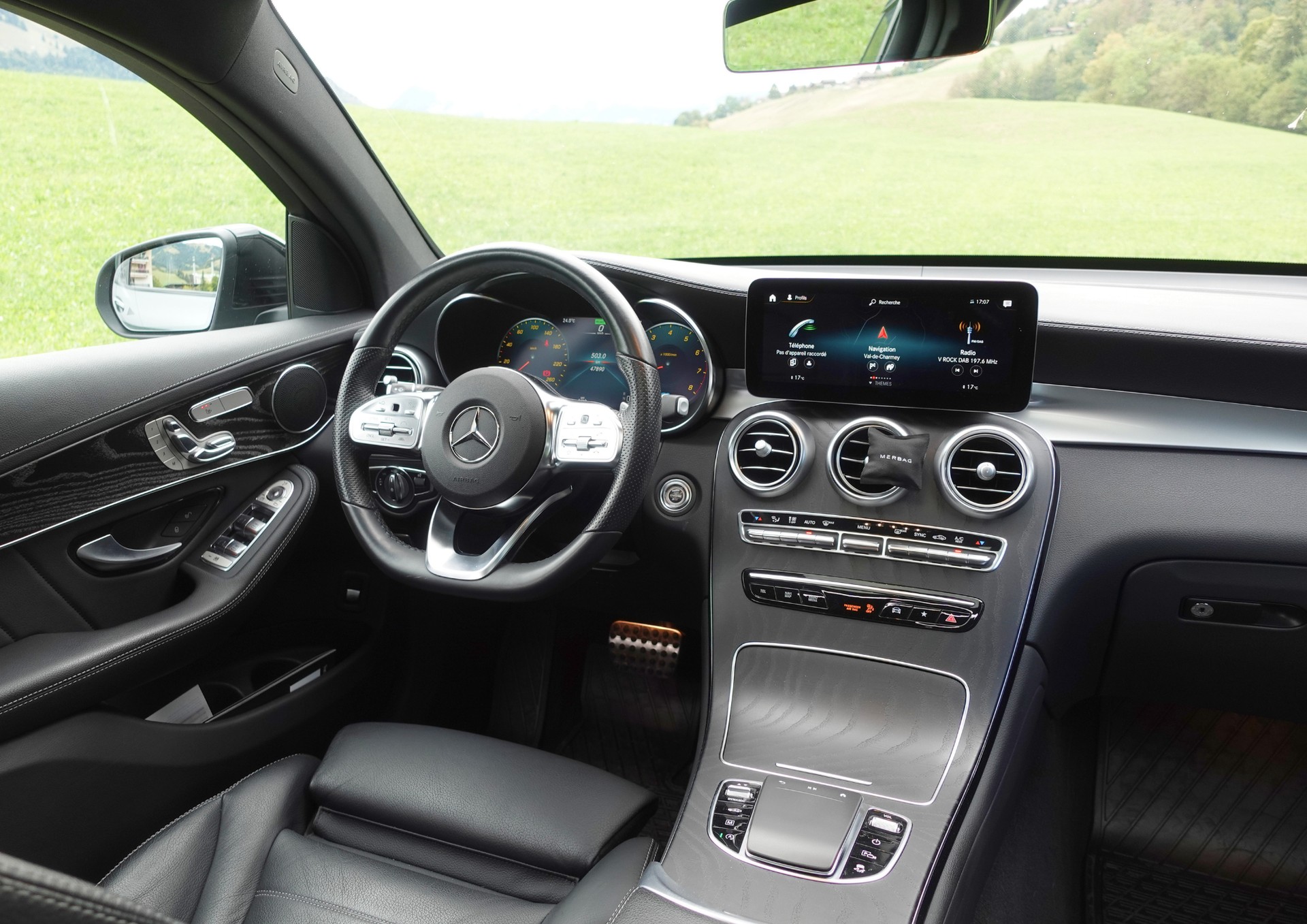 MERCEDES-BENZ GLC 200 AMG Line 4m-image-14