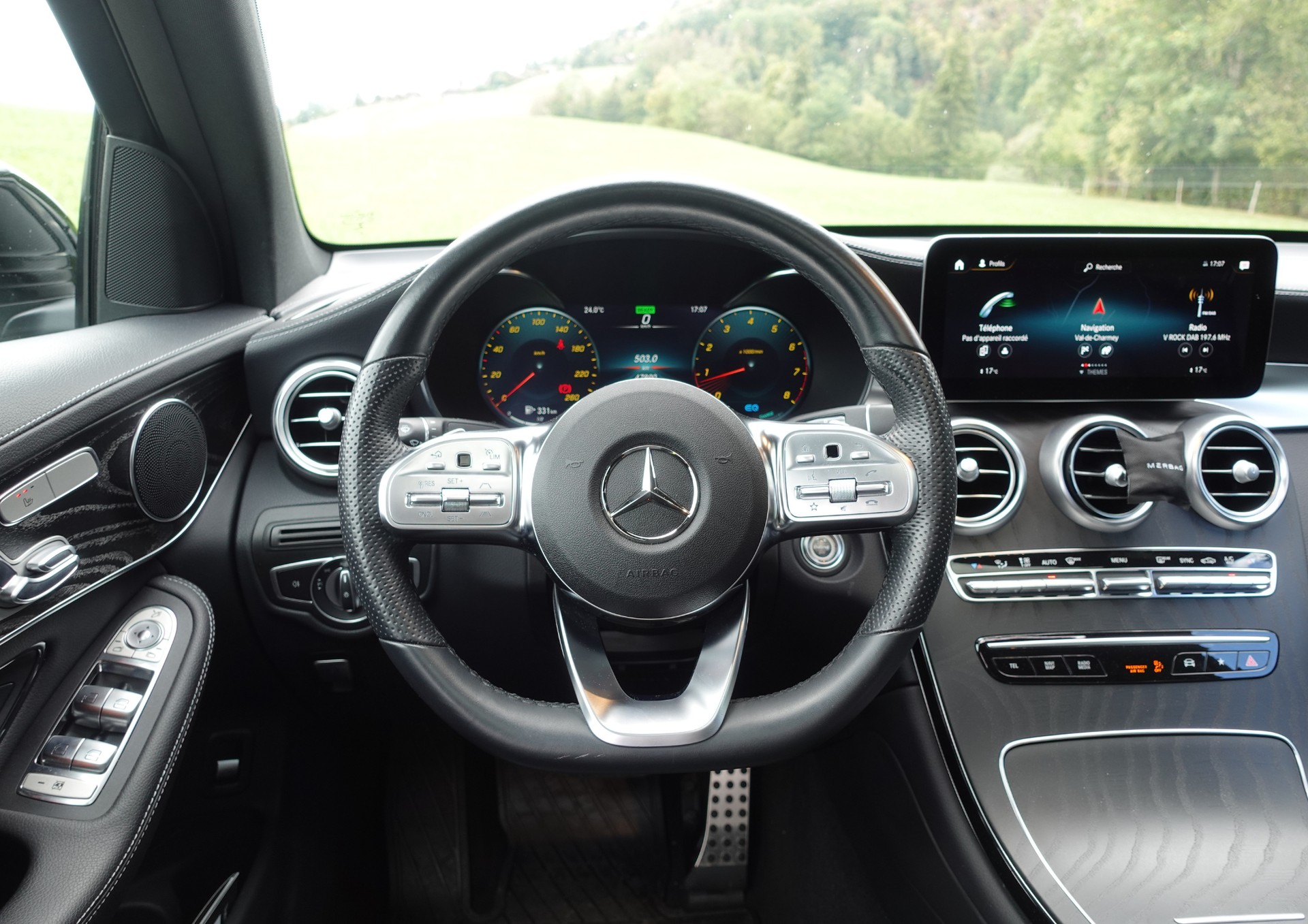 MERCEDES-BENZ GLC 200 AMG Line 4m-image-13