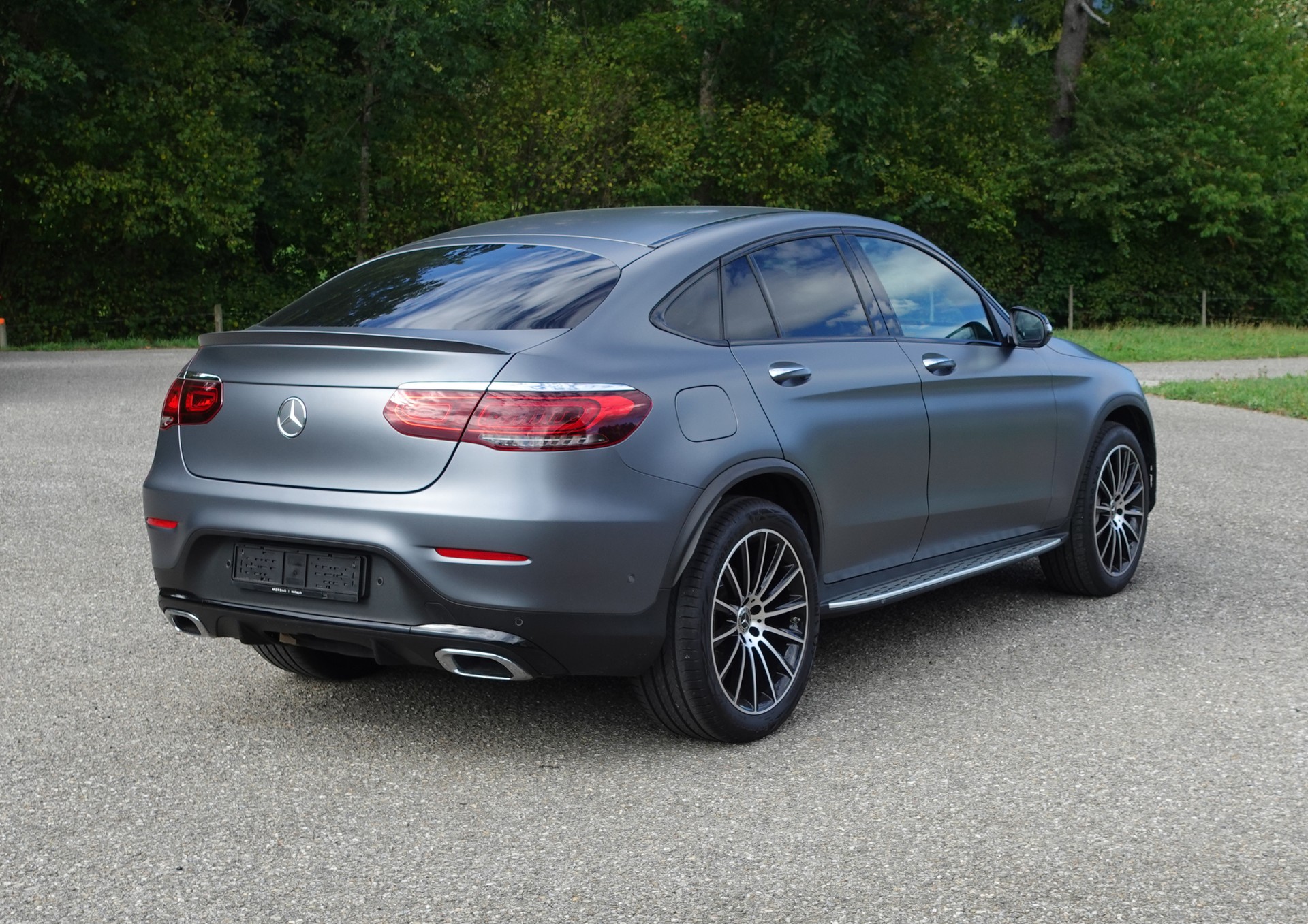 MERCEDES-BENZ GLC 200 AMG Line 4m-image-1