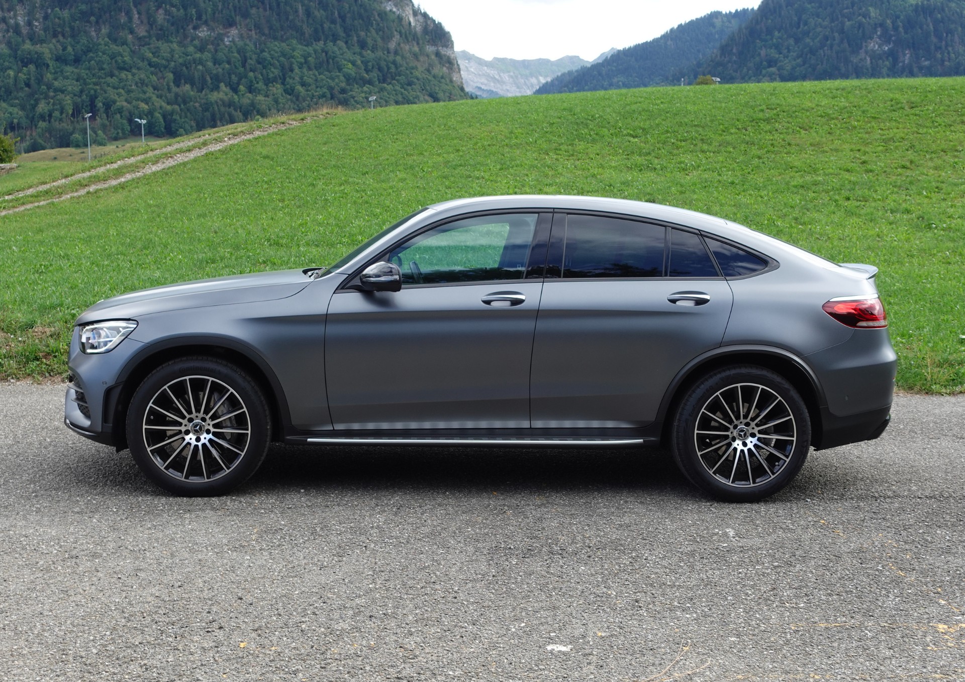 MERCEDES-BENZ GLC 200 AMG Line 4m-image-5