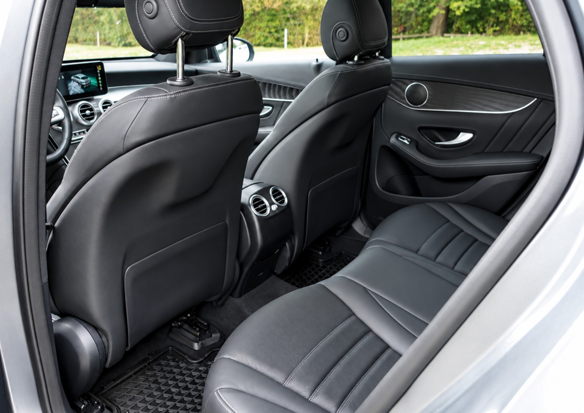 MERCEDES-BENZ GLC 200 AMG Line 4m-image-12