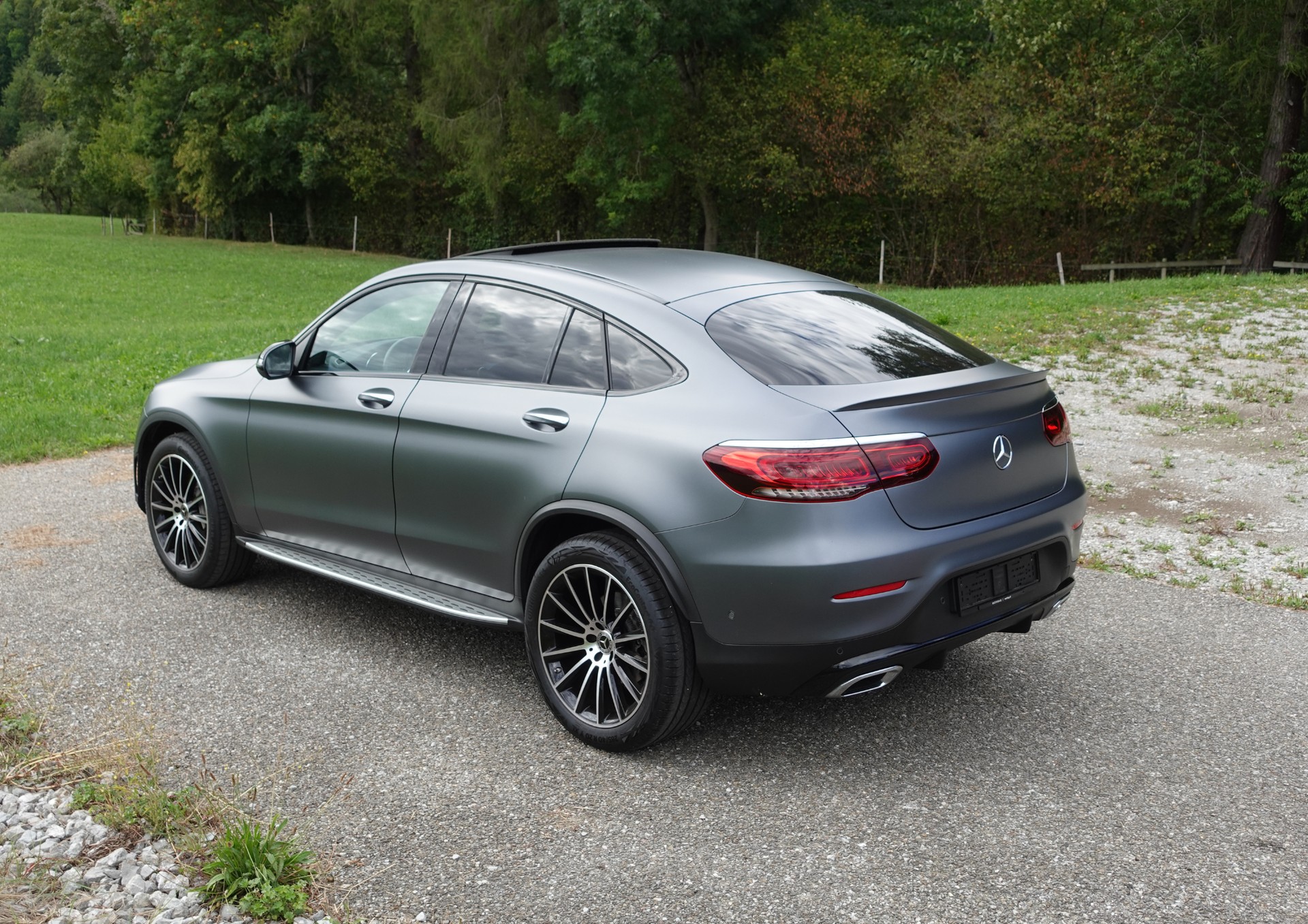 MERCEDES-BENZ GLC 200 AMG Line 4m-image-3