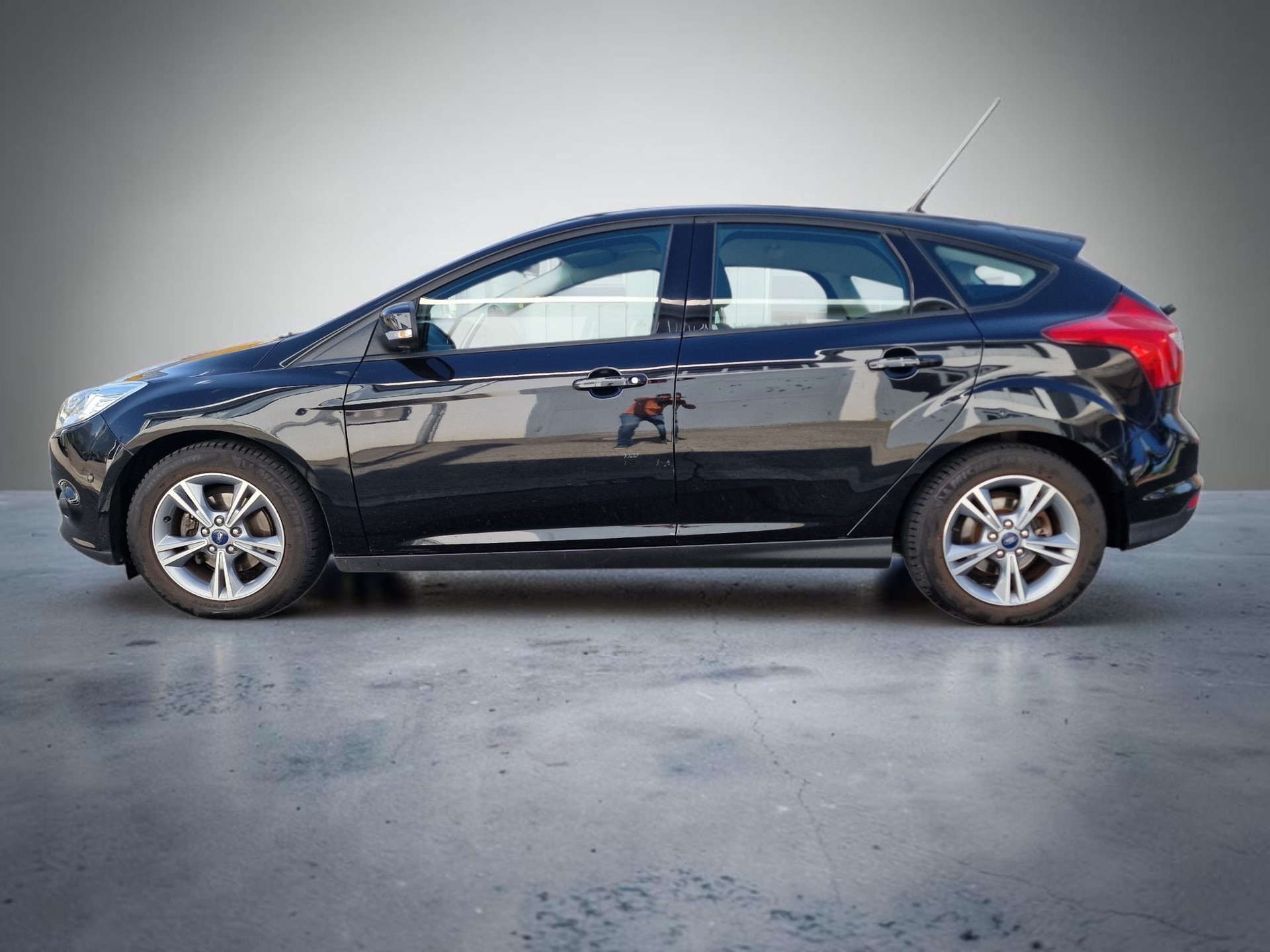 FORD Focus 1.0 SCTi Trend 12Mt Gara MFK Neu 8xAlu
