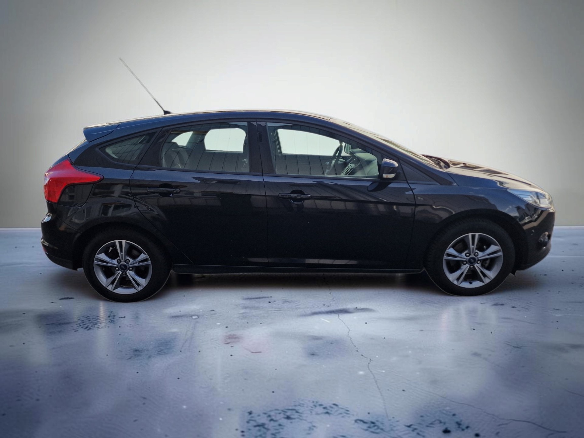 FORD Focus 1.0 SCTi Trend 12Mt Gara MFK Neu 8xAlu-image-4