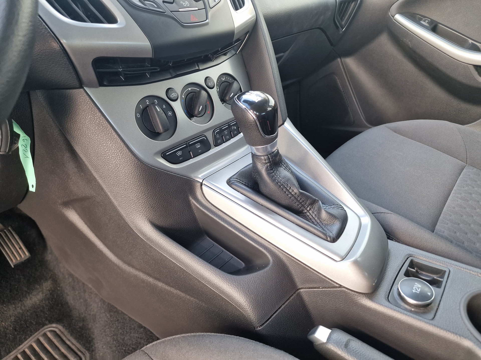 FORD Focus 1.0 SCTi Trend 12Mt Gara MFK Neu 8xAlu-image-14