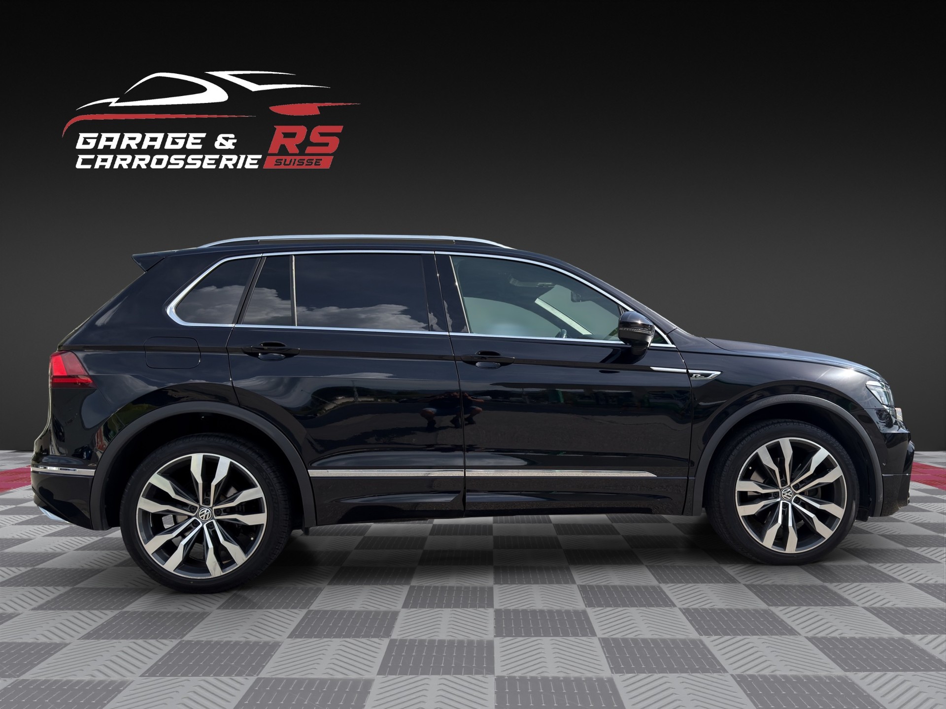 VW Tiguan 2.0TSI HIGHLINE R Line 4Motion DSG-image-5