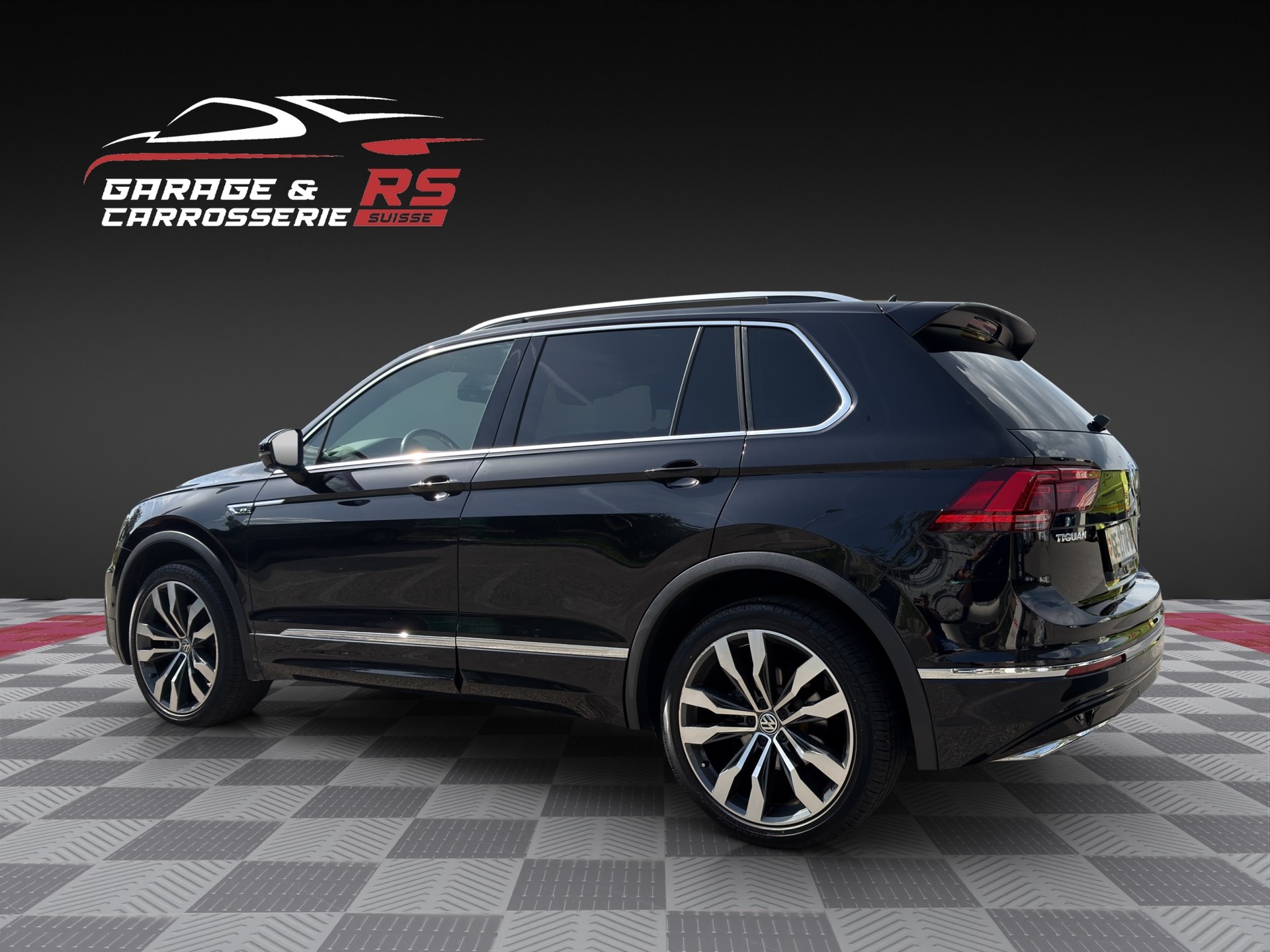 VW Tiguan 2.0TSI HIGHLINE R Line 4Motion DSG-image-2