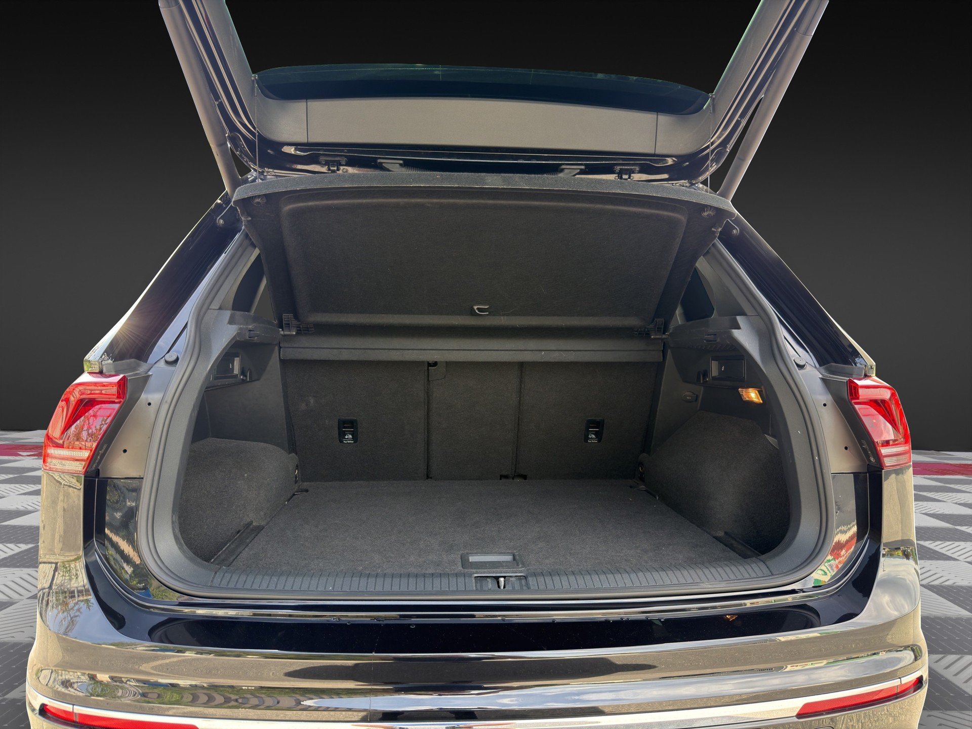 VW Tiguan 2.0TSI HIGHLINE R Line 4Motion DSG-image-14