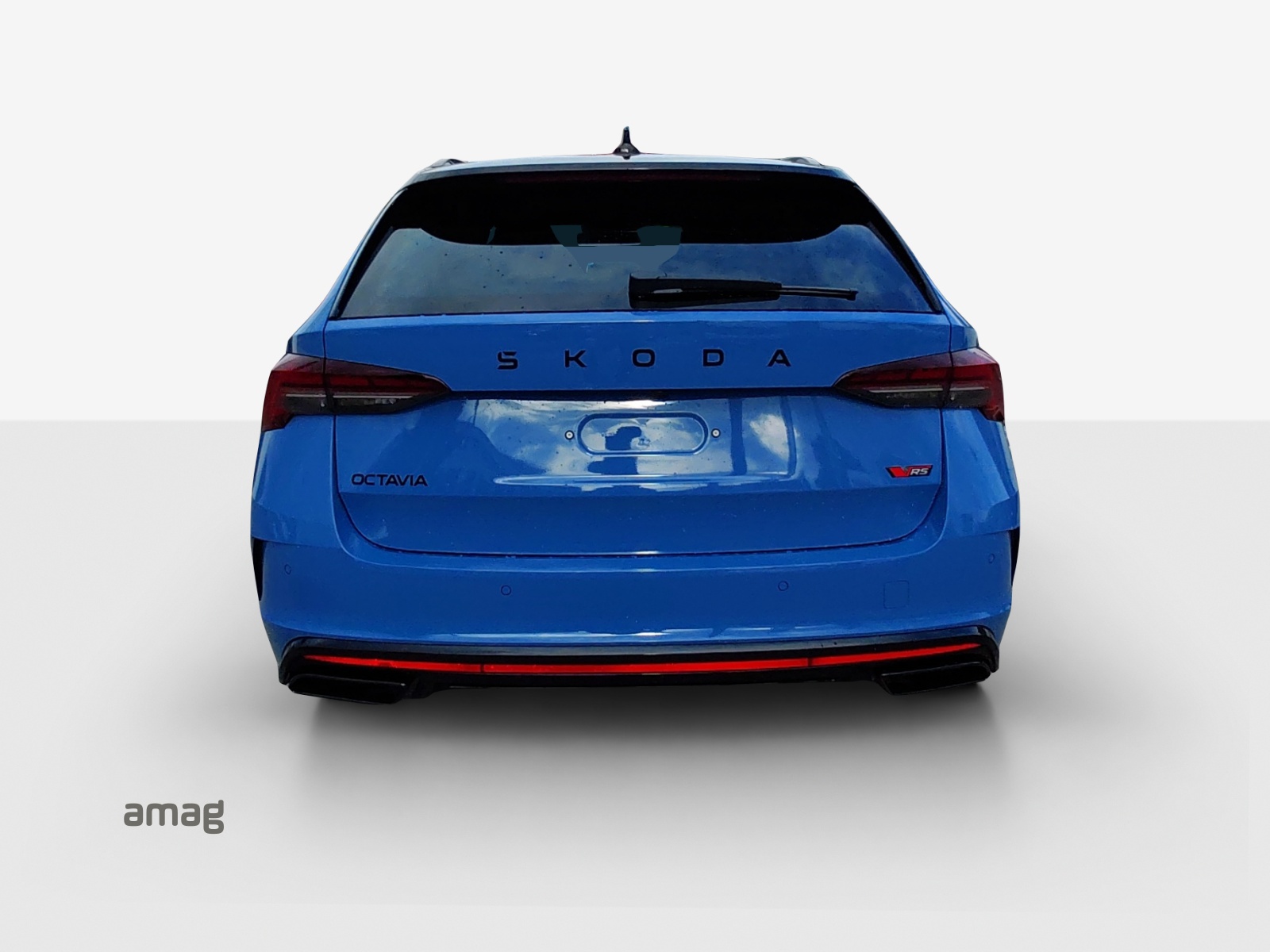 SKODA Octavia Combi 2.0 TSI DSG RS 30 Years Edition-image-3