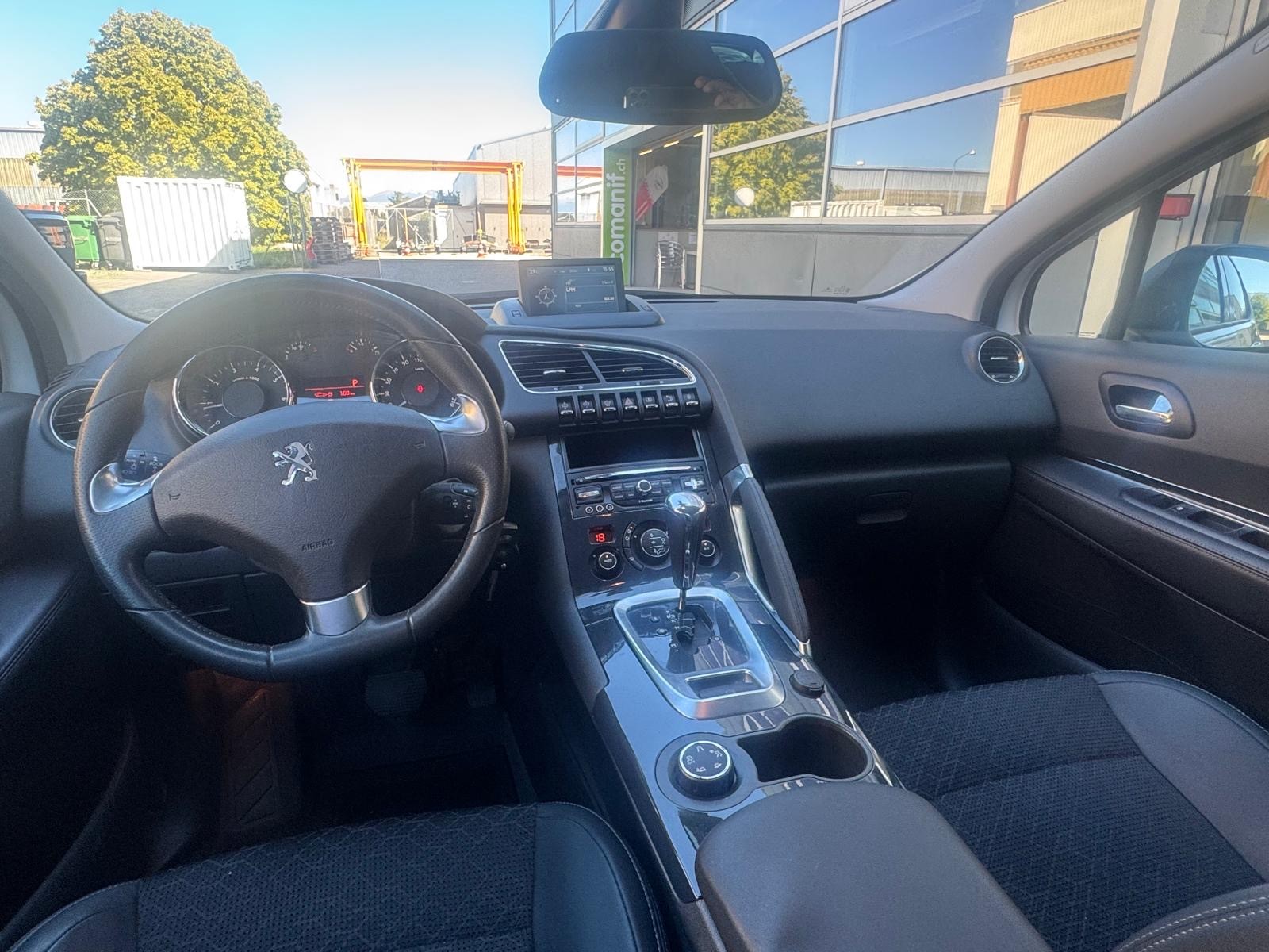PEUGEOT 3008 1.6 1THP Allure Tiptronic-image-5