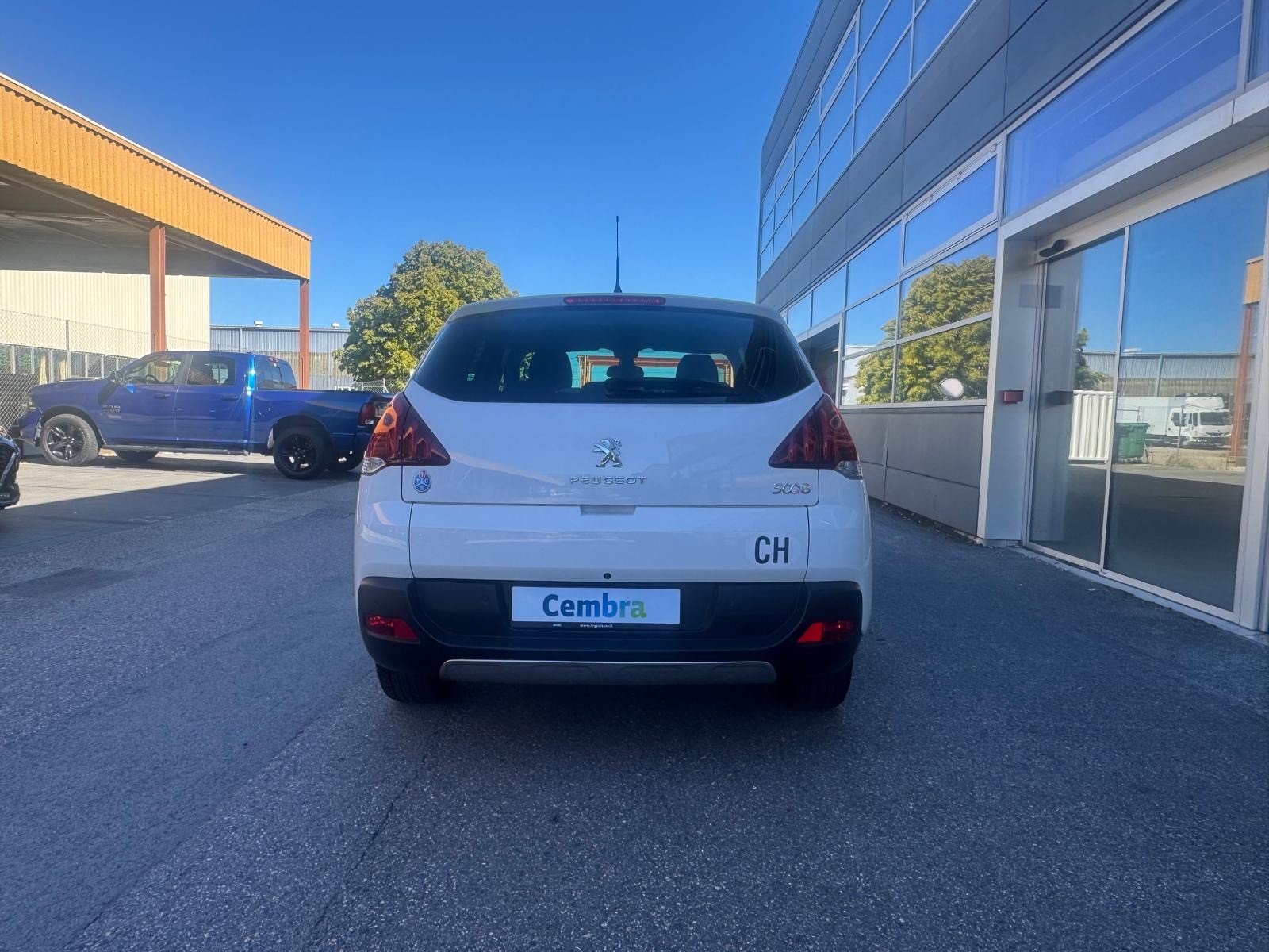 PEUGEOT 3008 1.6 1THP Allure Tiptronic-image-2