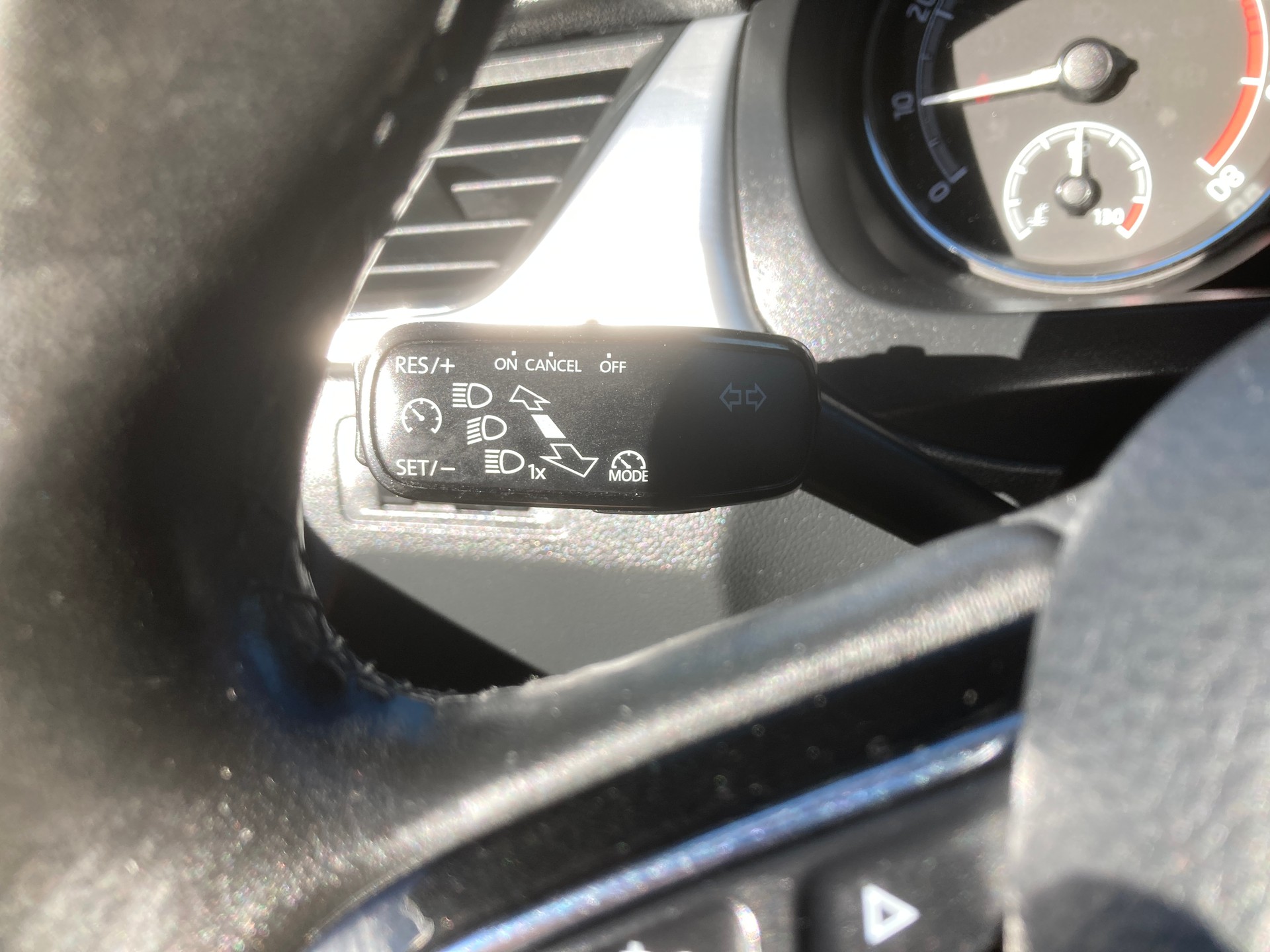 SKODA Rapid Spaceback 1.0 TSI Swiss Line-image-10