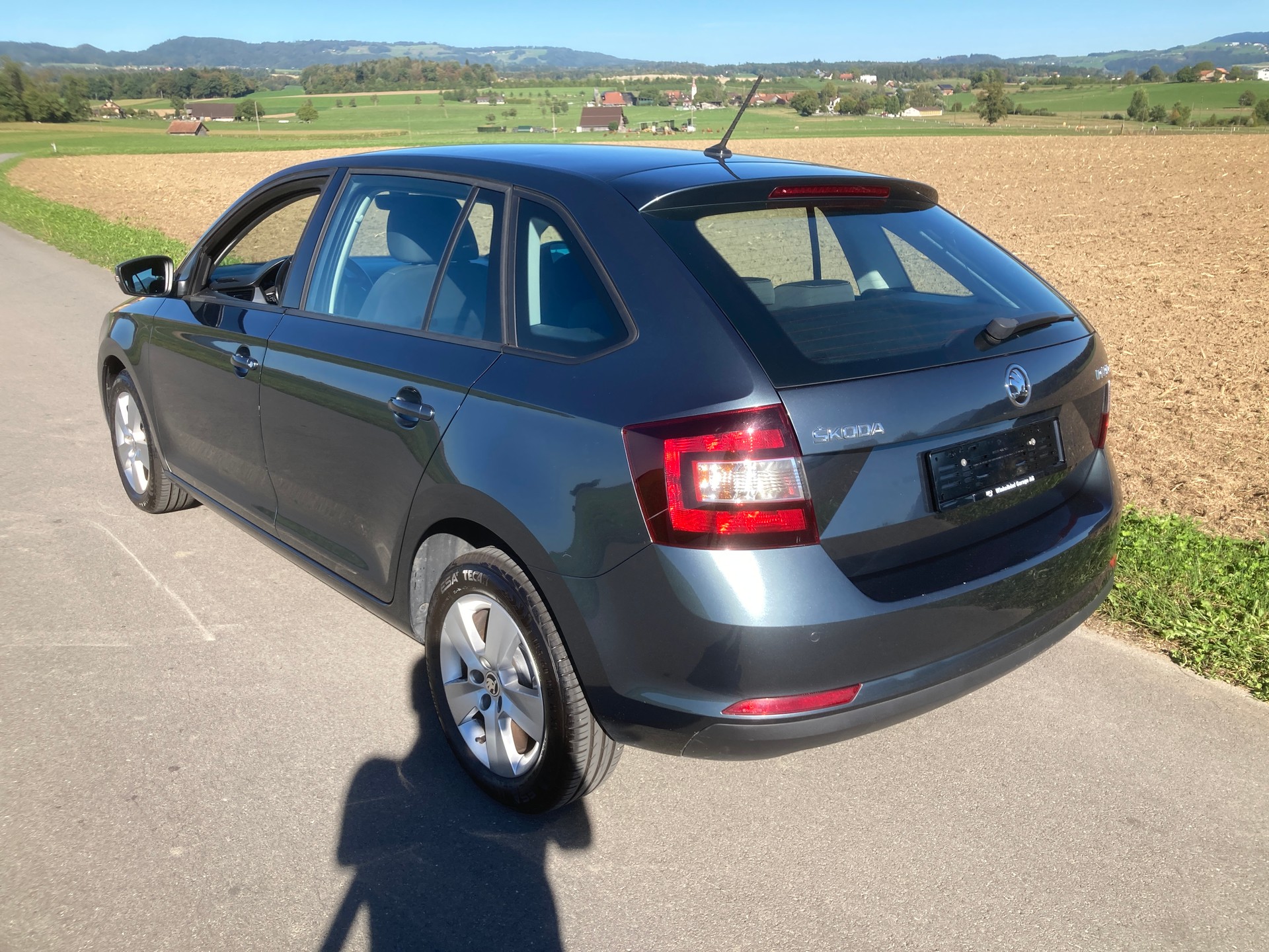 SKODA Rapid Spaceback 1.0 TSI Swiss Line-image-3