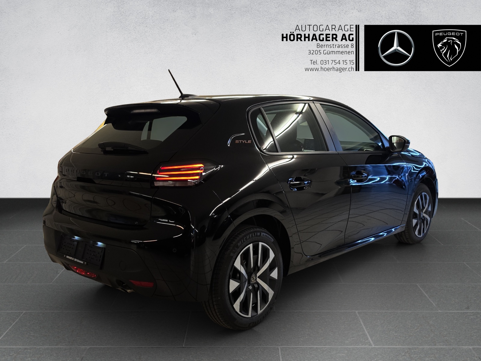 PEUGEOT 208 1.2 PureTech Style-image-2