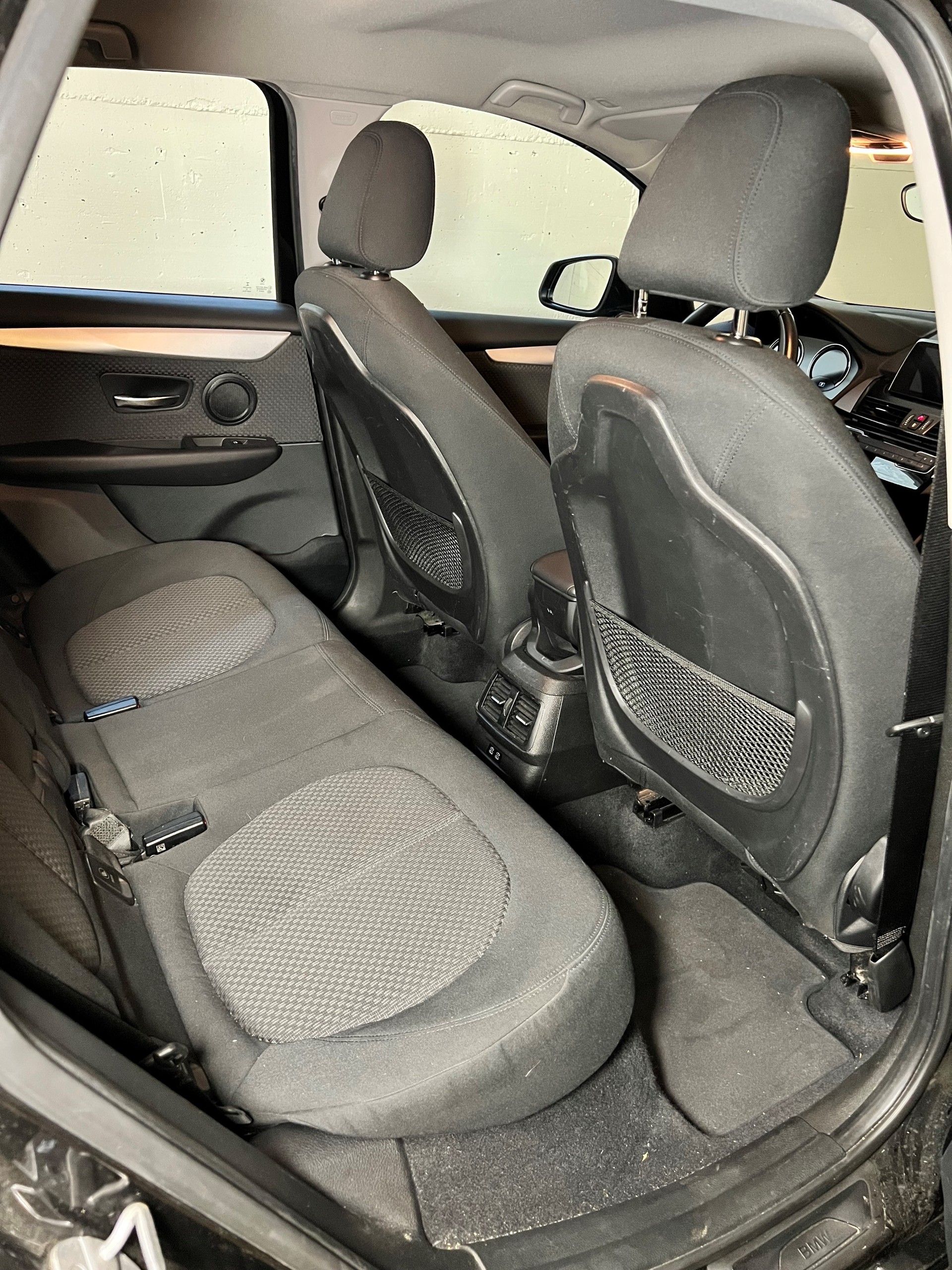 BMW 225xe-image-4