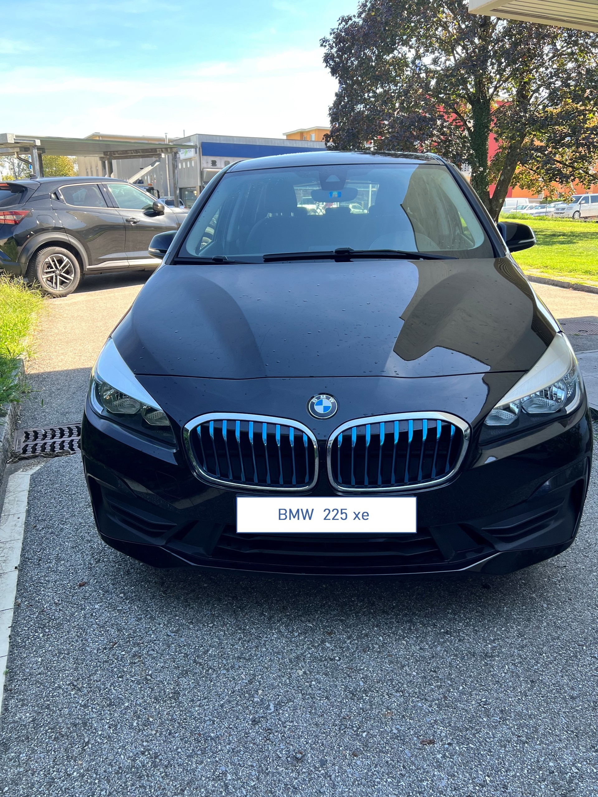 BMW 225xe-image-1