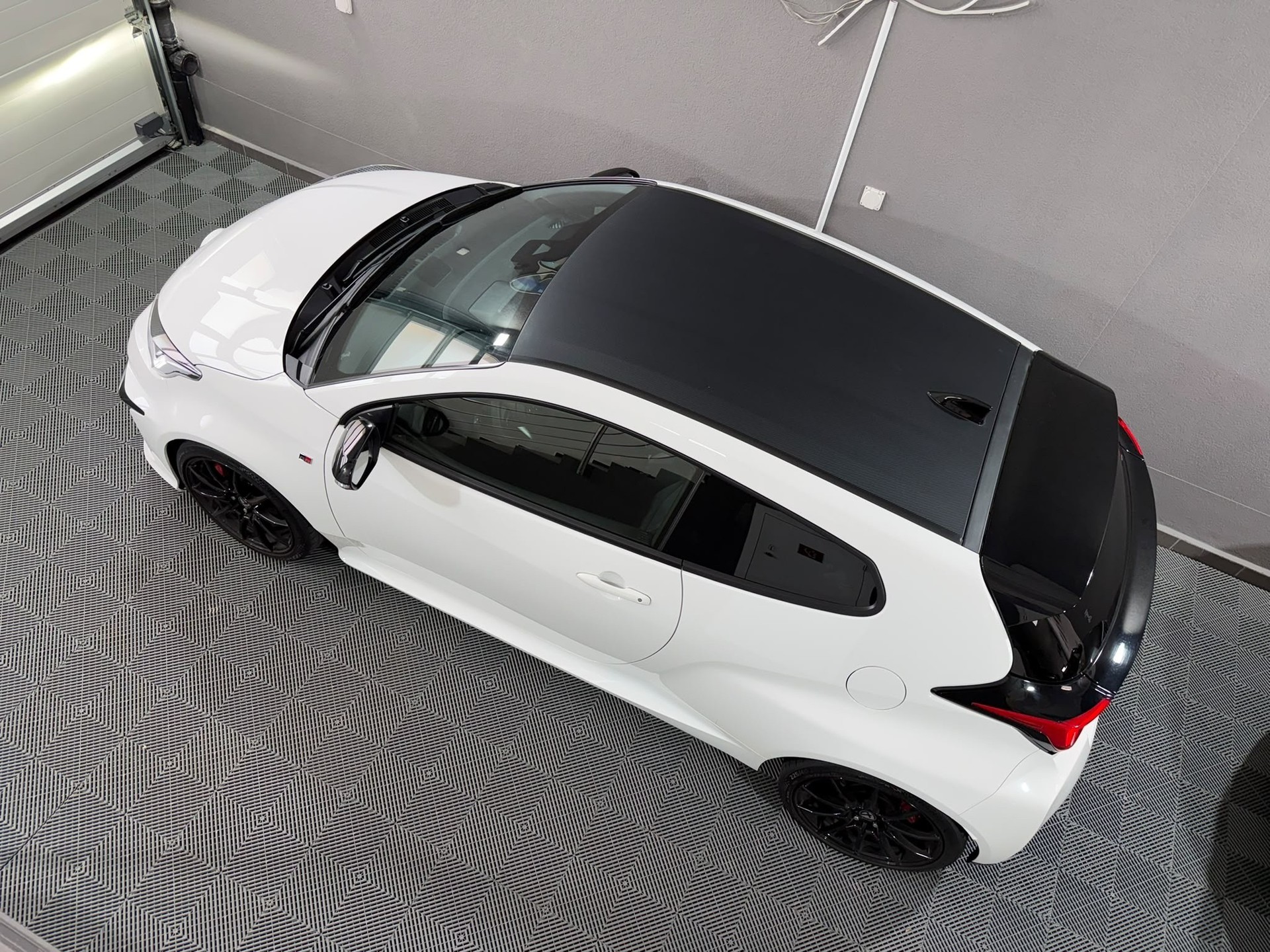 TOYOTA Yaris 1.6 GR Sport * Milltek Exhaust * H&R * Wheels Tomasson Superlight *-image-3