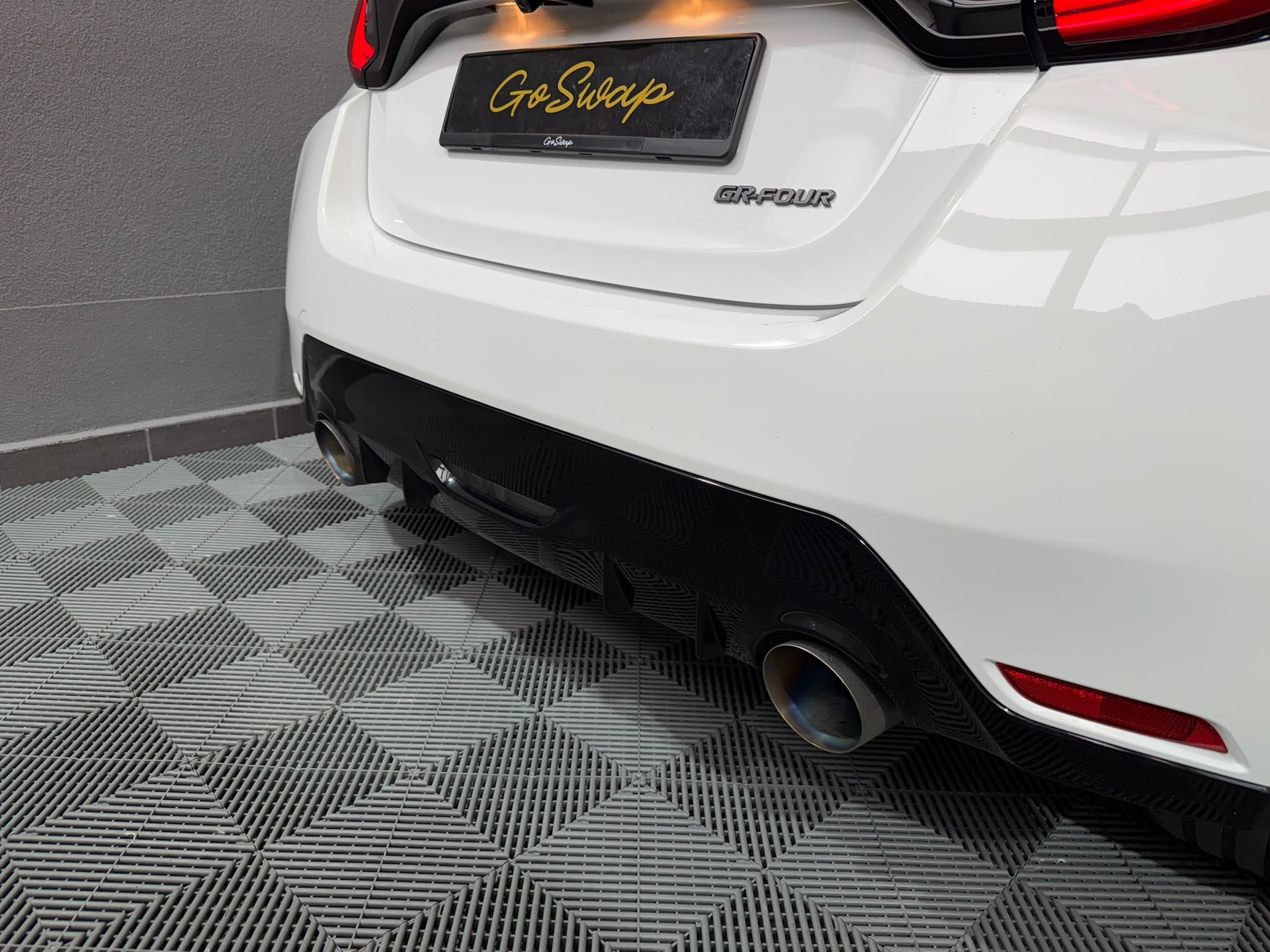TOYOTA Yaris 1.6 GR Sport * Milltek Exhaust * H&R * Wheels Tomasson Superlight *-image-6