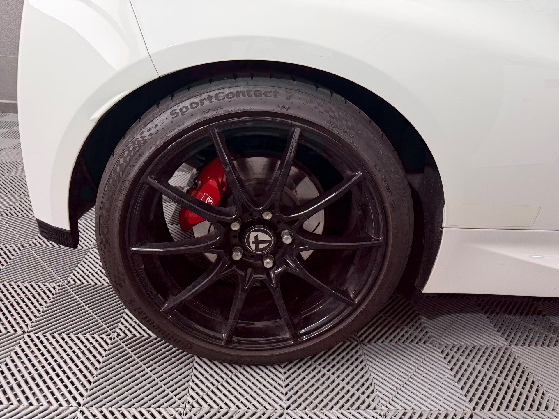TOYOTA Yaris 1.6 GR Sport * Milltek Exhaust * H&R * Wheels Tomasson Superlight *-image-21