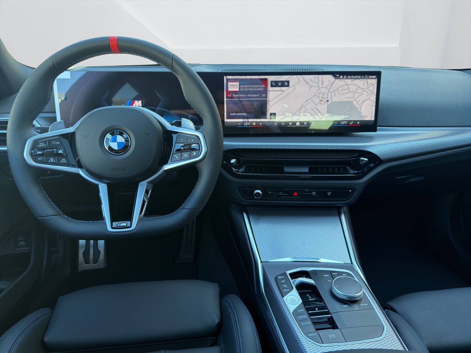 BMW M340i xDrive Touring-image-15
