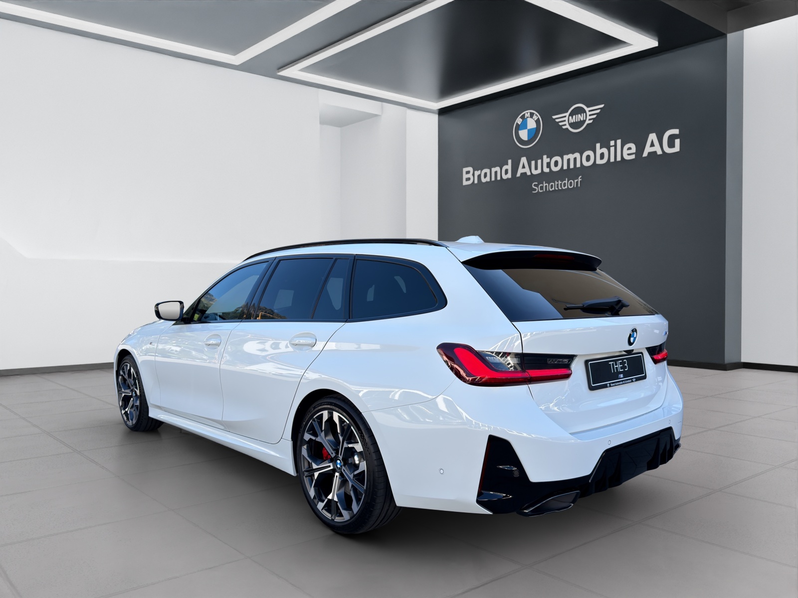 BMW M340i xDrive Touring-image-2