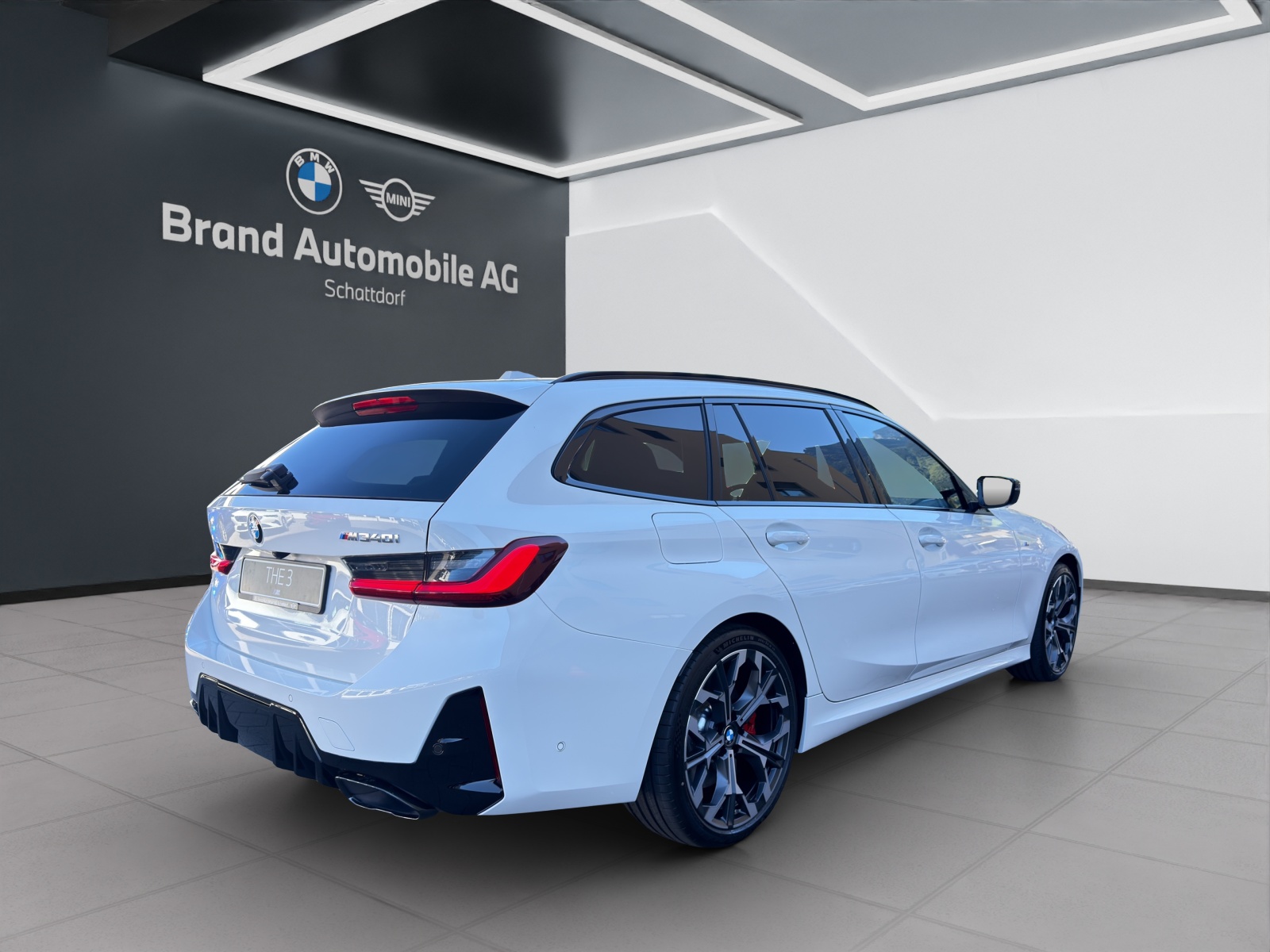 BMW M340i xDrive Touring-image-4