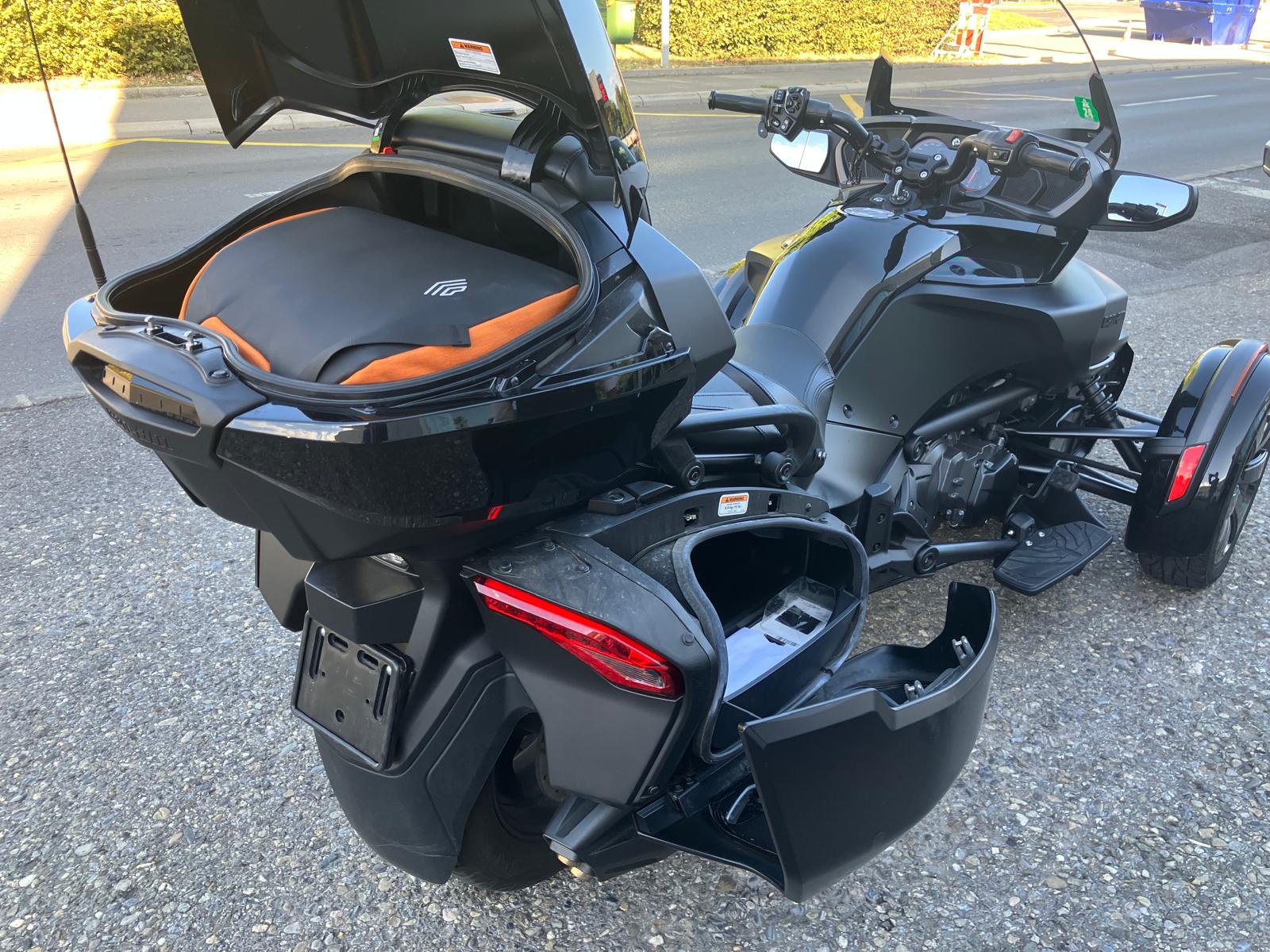 CAN-AM SPYDER-image-3