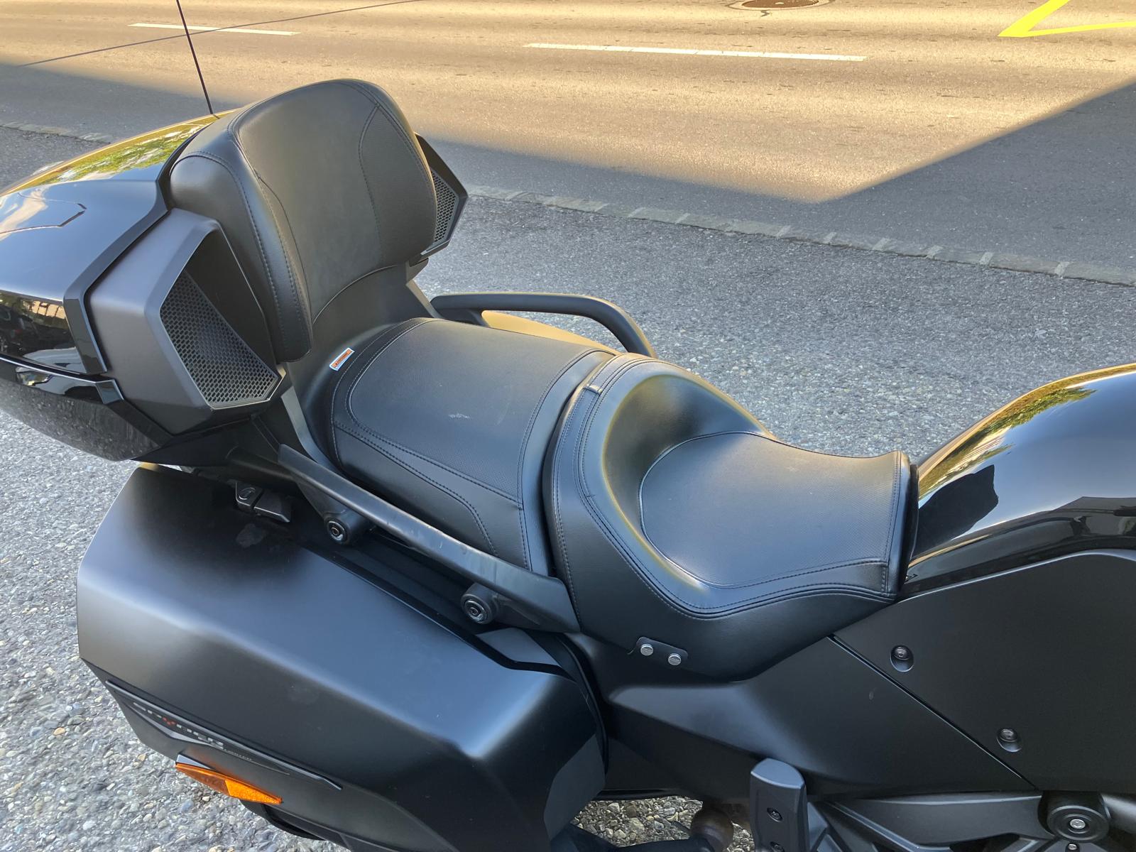 CAN-AM SPYDER-image-8