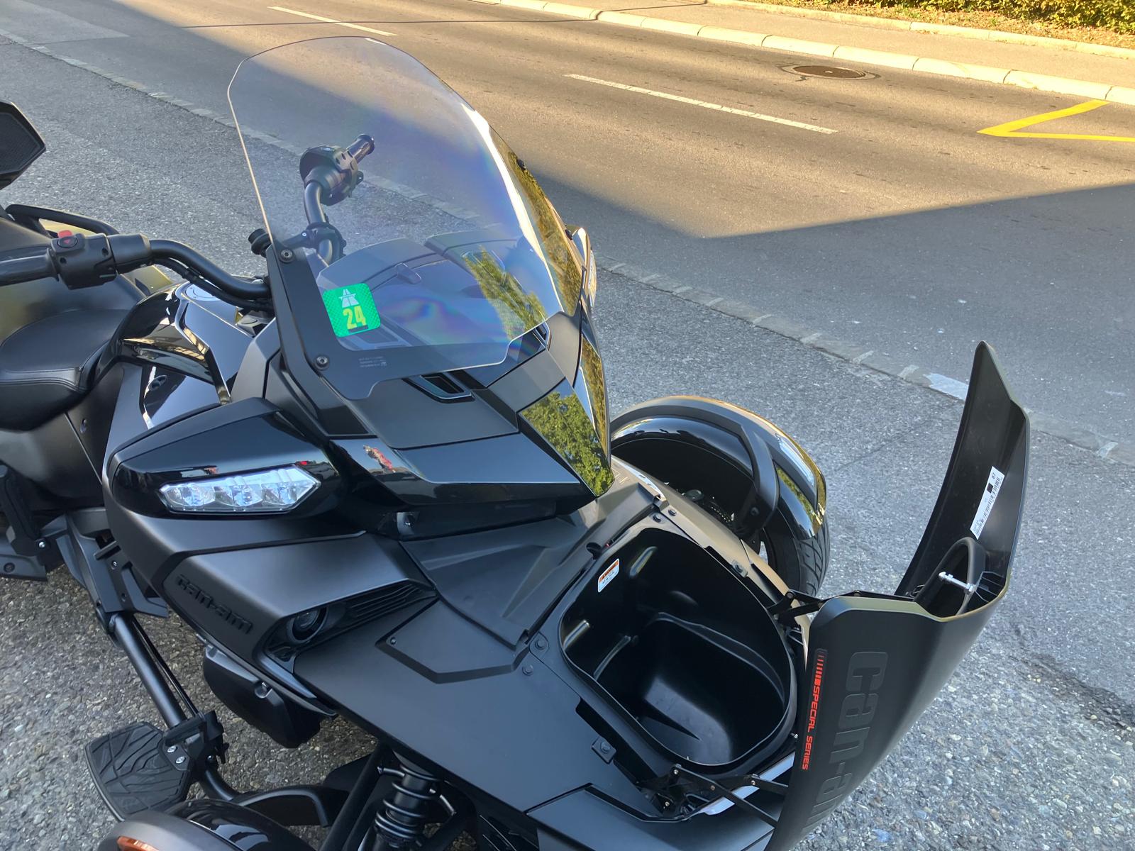 CAN-AM SPYDER-image-13
