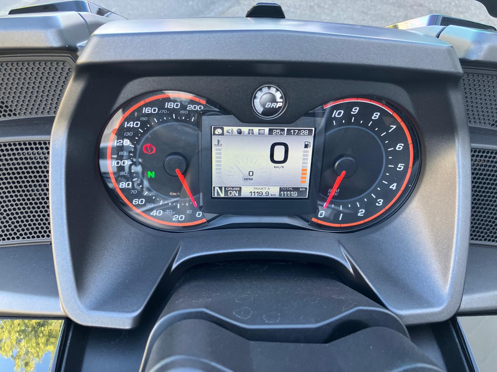 CAN-AM SPYDER-image-9