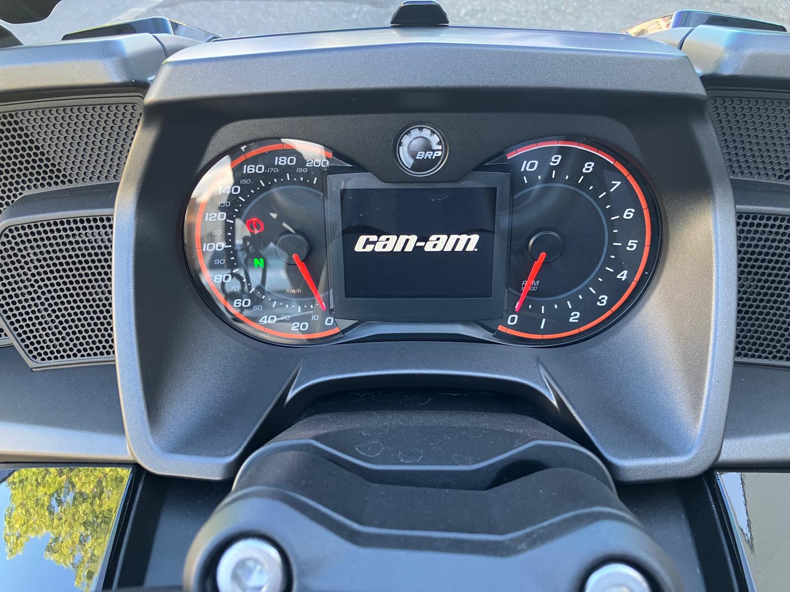 CAN-AM SPYDER-image-10