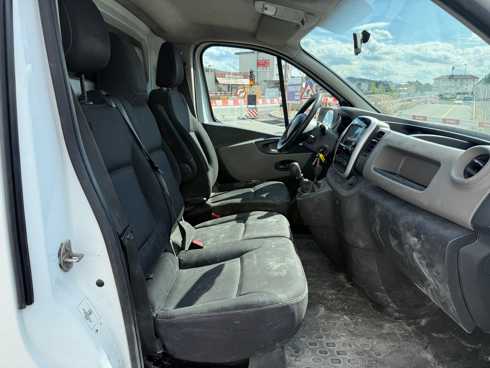 RENAULT Trafic 1.6 dCi 115 2.9t Acces L1H1-image-12