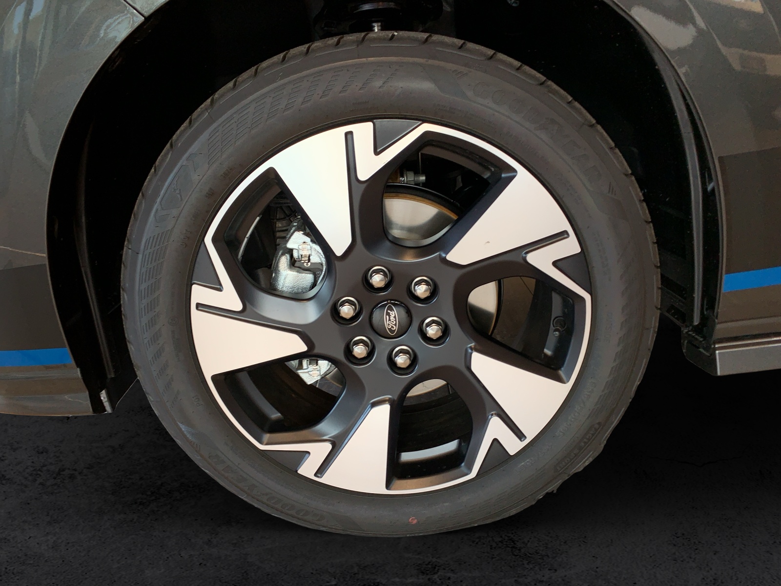 FORD Tourneo C Bus 320 L1 2.0 170 Sport 4x4-image-12