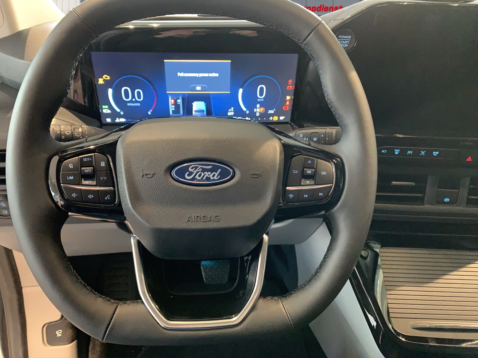 FORD Tourneo C Bus 320 L1 2.0 170 Sport 4x4-image-5