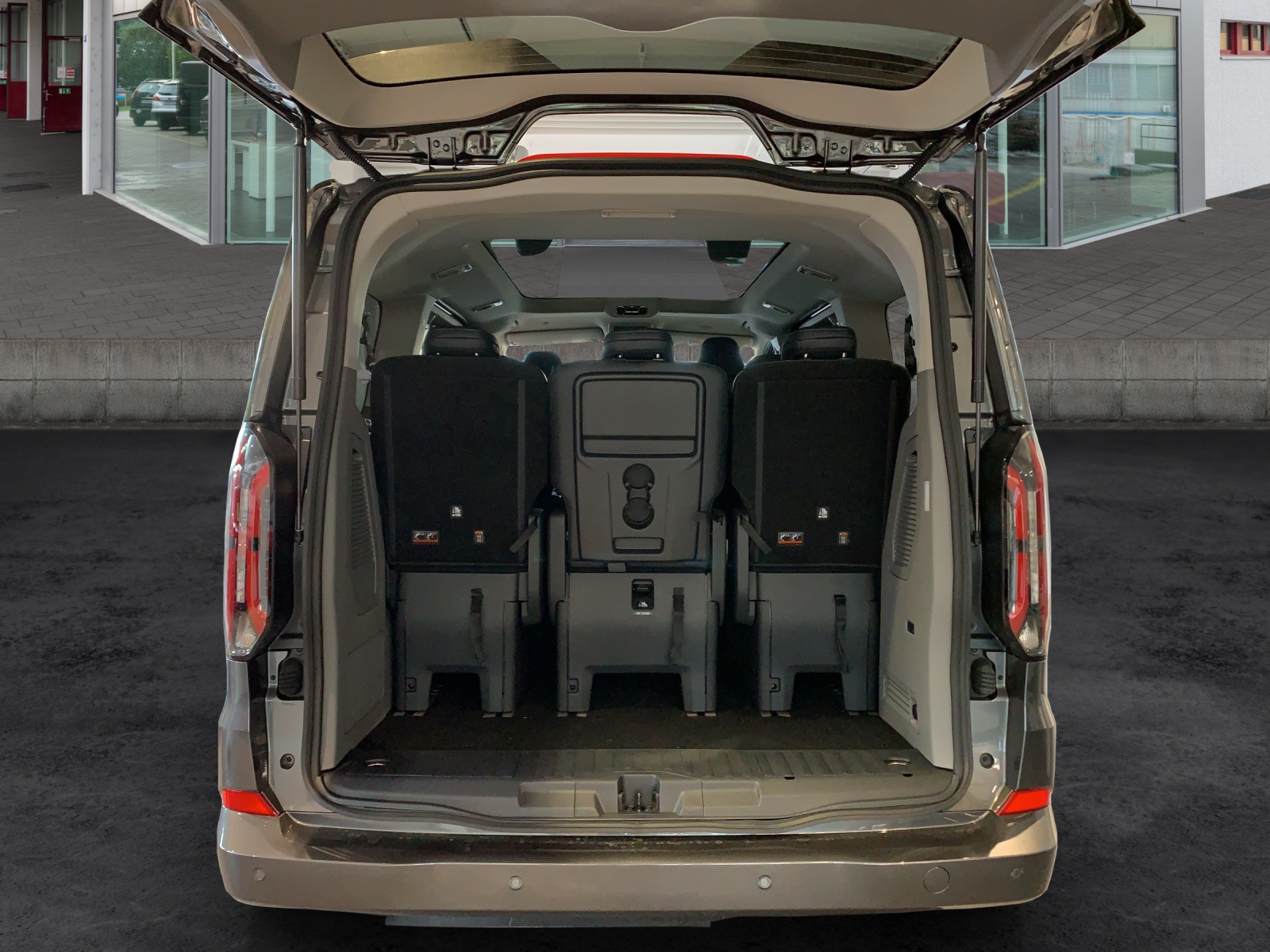 FORD Tourneo C Bus 320 L1 2.0 170 Sport 4x4-image-9